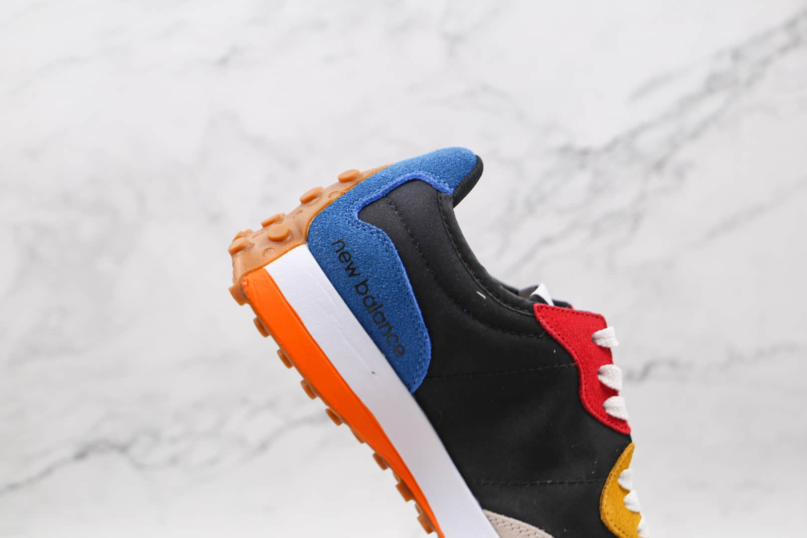 新百伦New Balance 327纯原版本布面白黑蓝红敏感内容彩色拼接NB327复古慢跑鞋原鞋开模一比一打造 货号：MS327PBB