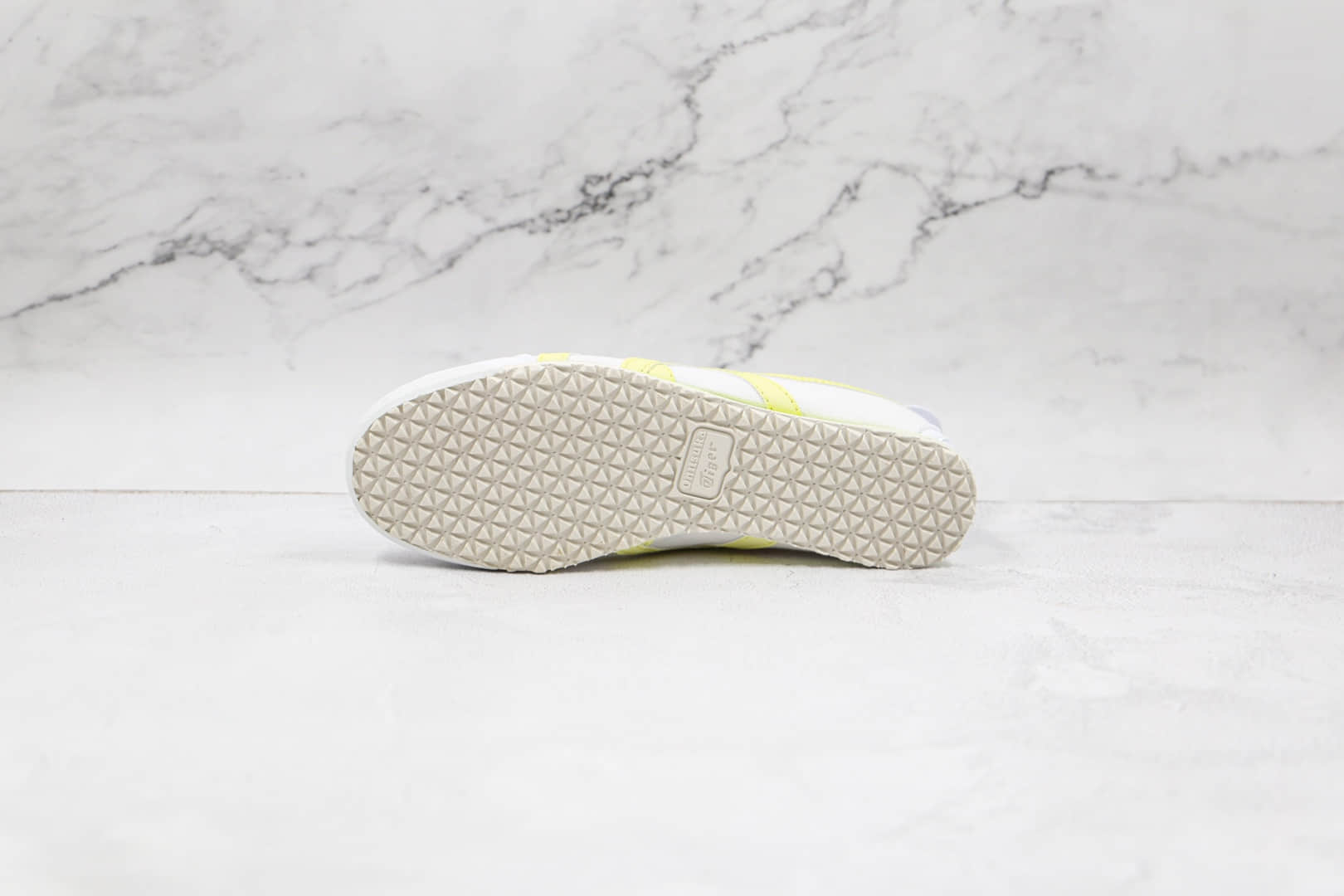 亚瑟士Onitsuka Tiger纯原版本鬼冢虎帆布鞋懒人一脚蹬白敏感内容原装四联吊牌 货号:1183B772-100