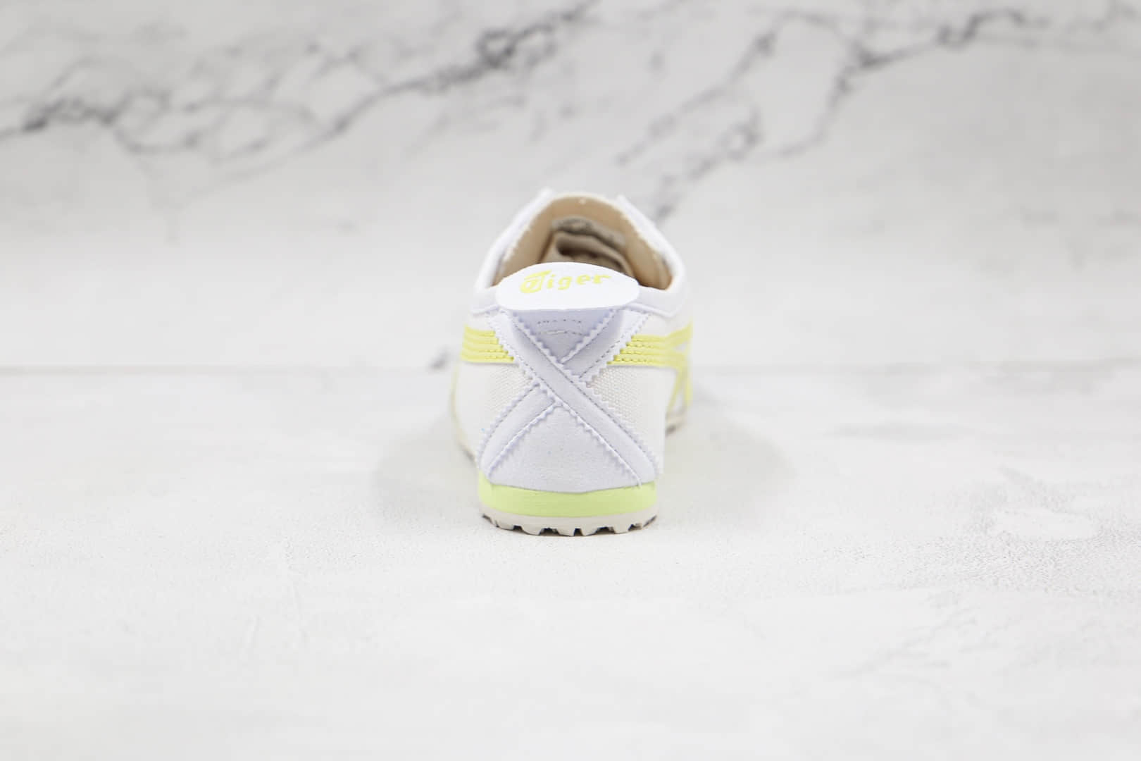 亚瑟士Onitsuka Tiger纯原版本鬼冢虎帆布鞋懒人一脚蹬白敏感内容原装四联吊牌 货号:1183B772-100