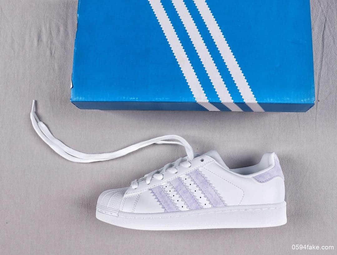 阿迪达斯Adidas Originals SUPERSTAR公司级三叶草贝壳头休闲板鞋进口头层皮原厂PU中底 货号:CG6612