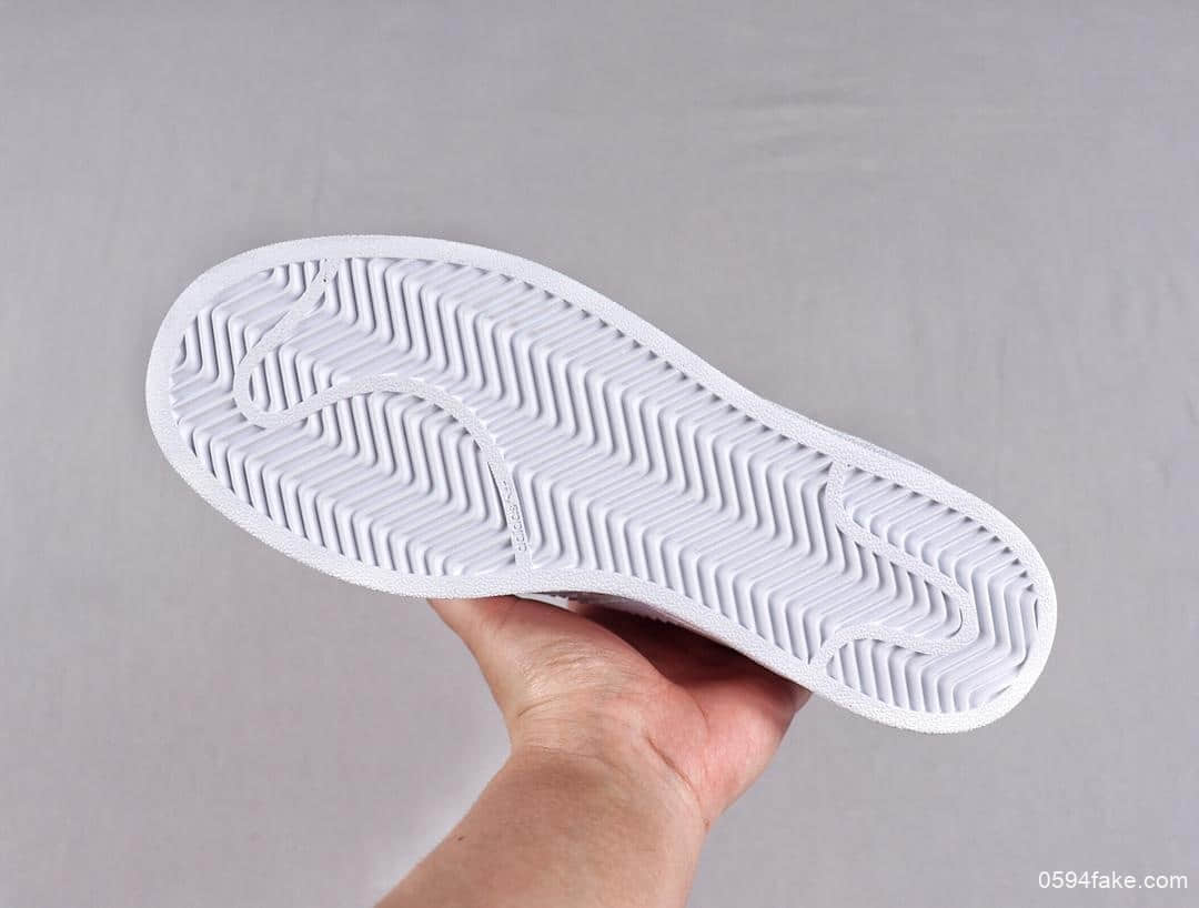 阿迪达斯Adidas Originals SUPERSTAR公司级三叶草贝壳头休闲板鞋进口头层皮原厂PU中底 货号:CG6612