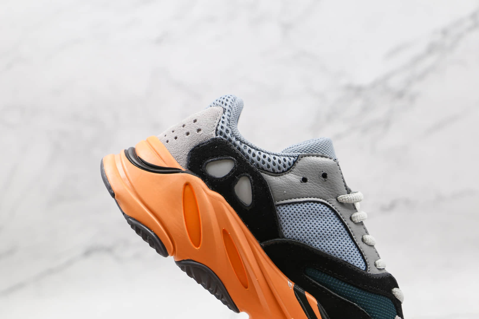 阿迪达斯Adidas Yeezy Boost 700纯原版本椰子700黑橙色爆米花老爹鞋原楦头纸板打造 货号:GW0296