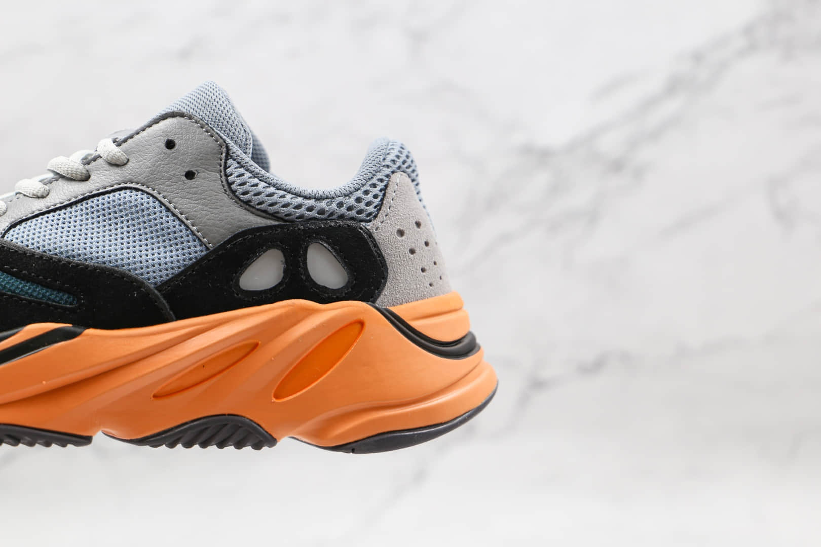 阿迪达斯Adidas Yeezy Boost 700纯原版本椰子700黑橙色爆米花老爹鞋原楦头纸板打造 货号:GW0296