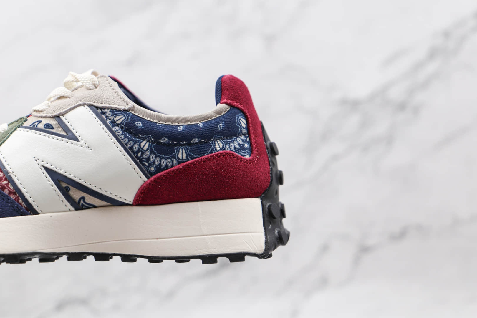 新百伦New Balance 327纯原版本复古红蓝绿色青花瓷不规则NB327慢跑鞋原楦头纸板打造 货号:MS327DWU