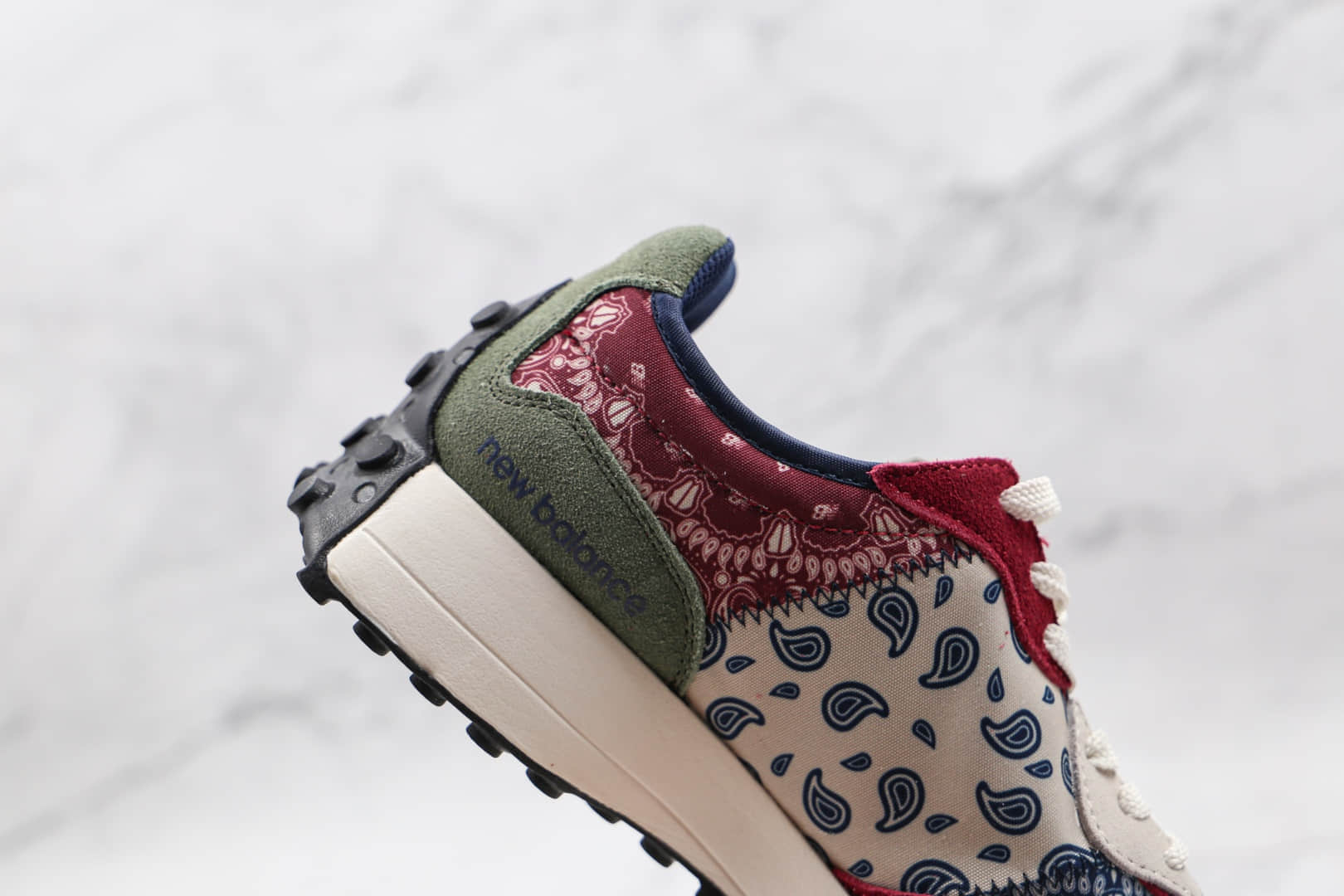 新百伦New Balance 327纯原版本复古红蓝绿色青花瓷不规则NB327慢跑鞋原楦头纸板打造 货号:MS327DWU