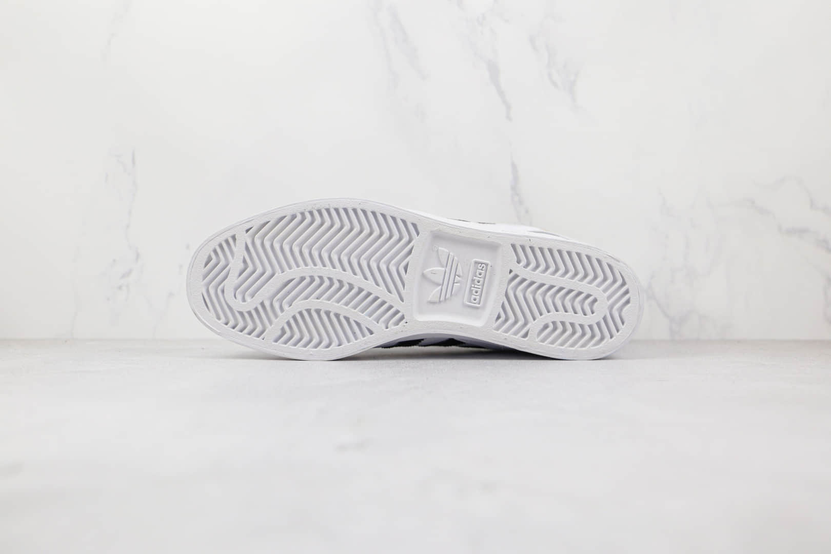 阿迪达斯Adidas Hardcourt Low公司级版本三叶草白黑色板鞋原楦头纸板打造 货号:FX0520