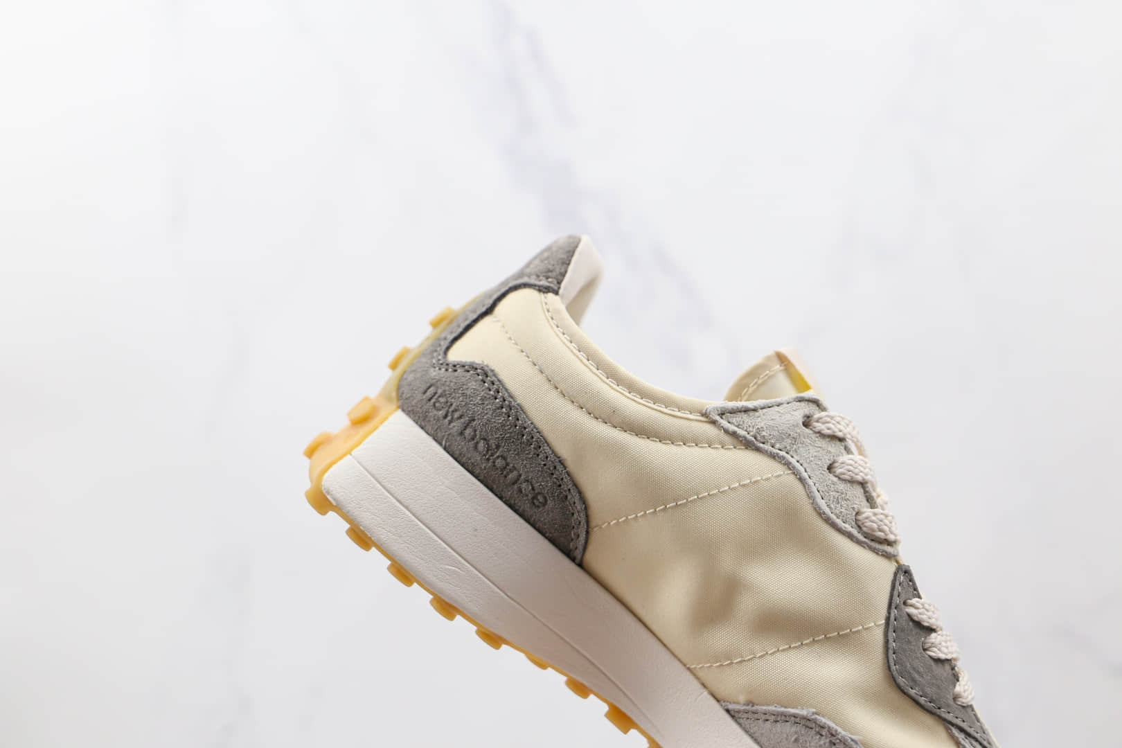 新百伦New Balance 327纯原版本网面米敏感内容NB327复古慢跑鞋原楦头纸板打造 货号：WS327JTL