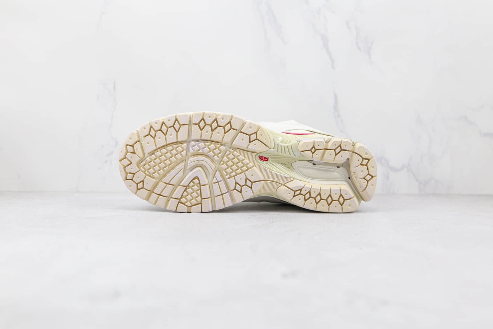 新百伦New Balance 2002R Protection Pack纯原版本海盐白色NB2002不规则剪裁复古解构老爹鞋原档案数据开发 货号:M2002RDC