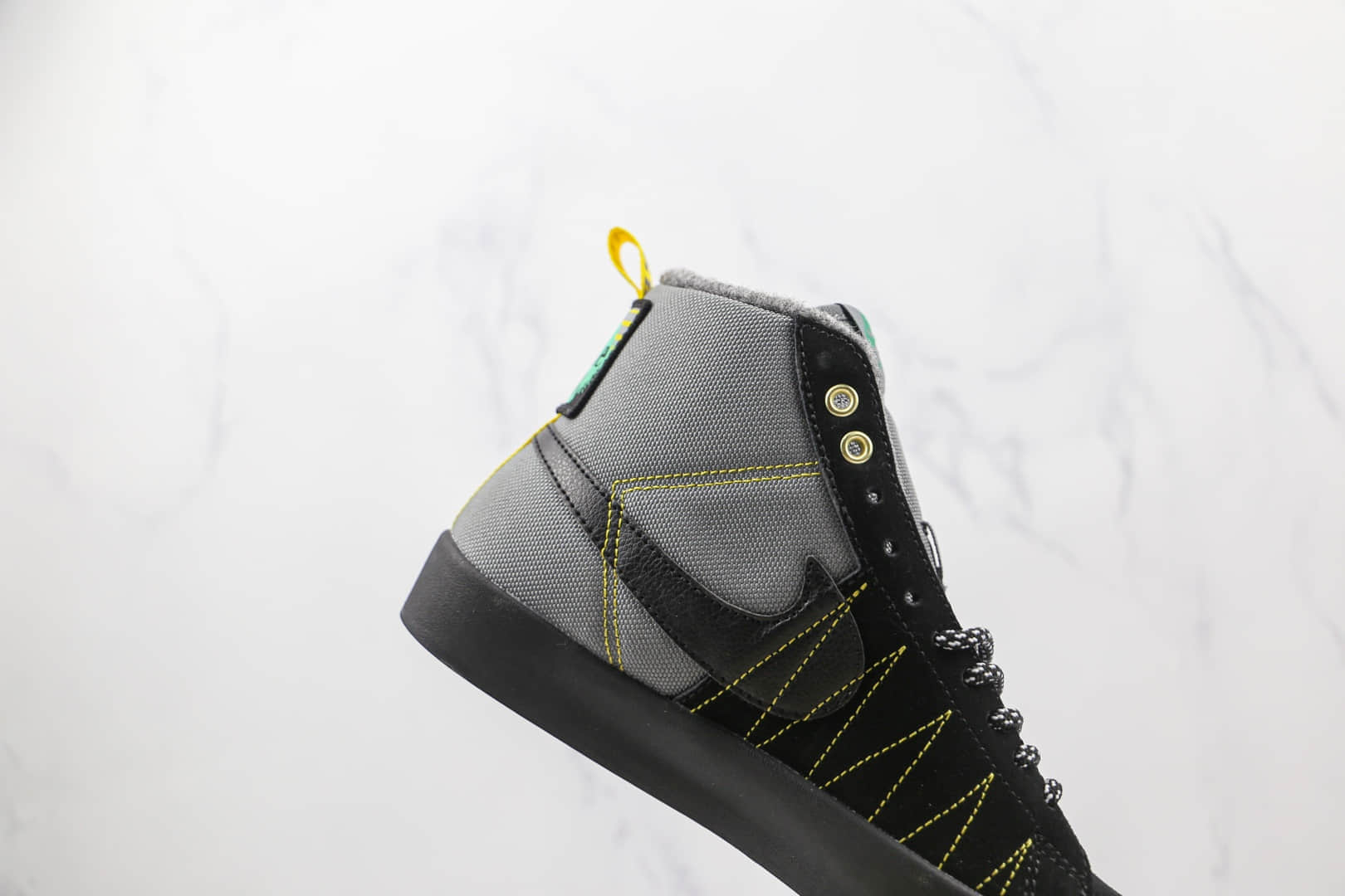 耐克Nike SB Zoom Blazer Mid PRO GT QS纯原版本中帮开拓者加绒黑灰色拼色波敏感内容缝线板鞋原盒原标 货号:DC8903-001