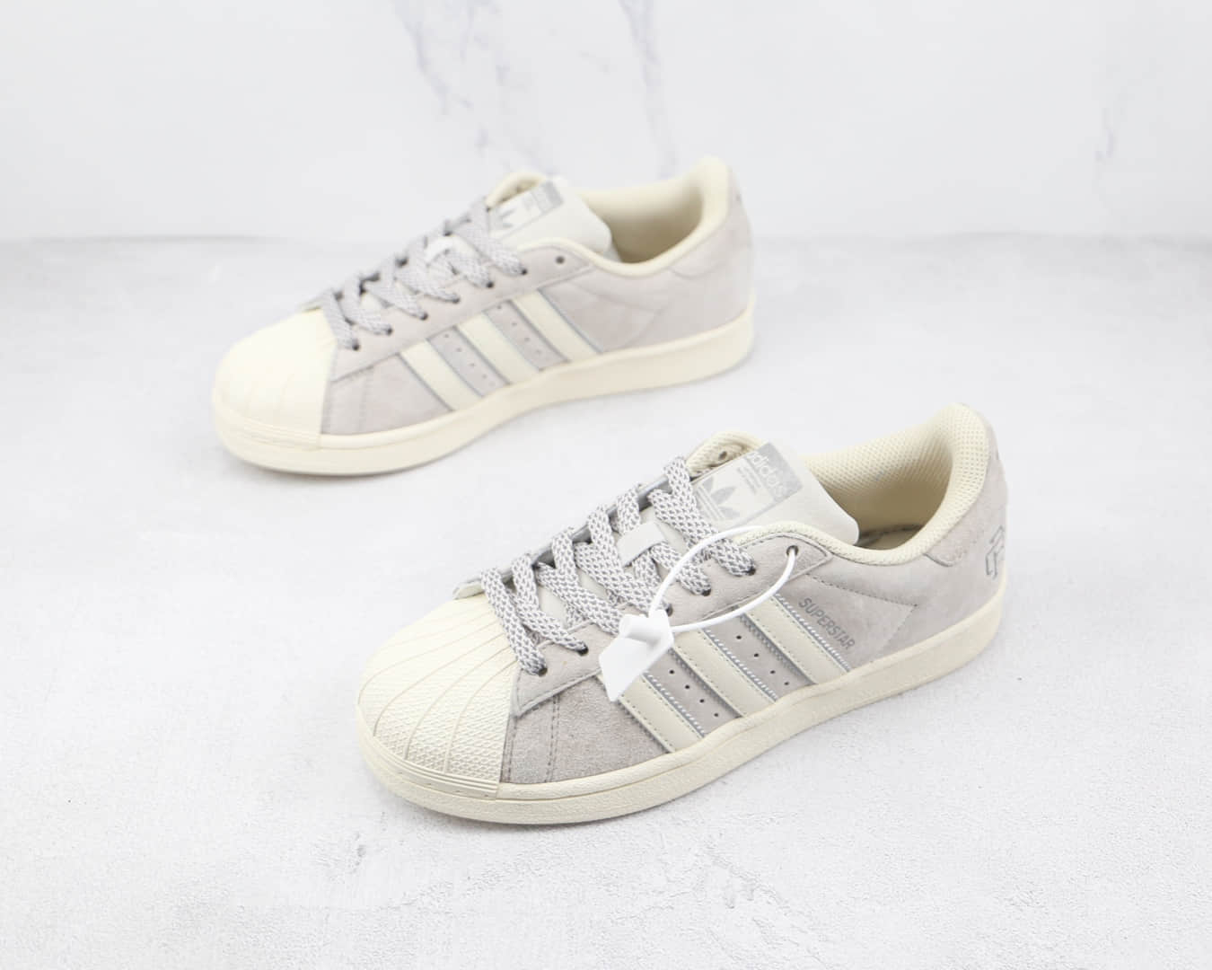 阿迪达斯Adidas Originals SUPERSTAR W纯原版本三叶草贝壳头灰白色麂皮卫冕冠军板鞋原盒原标 货号:BS0911