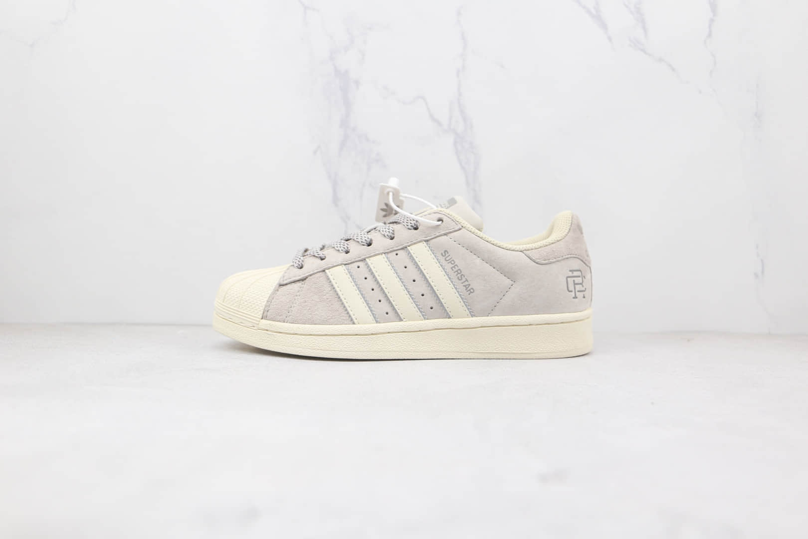 阿迪达斯Adidas Originals SUPERSTAR W纯原版本三叶草贝壳头灰白色麂皮卫冕冠军板鞋原盒原标 货号:BS0911