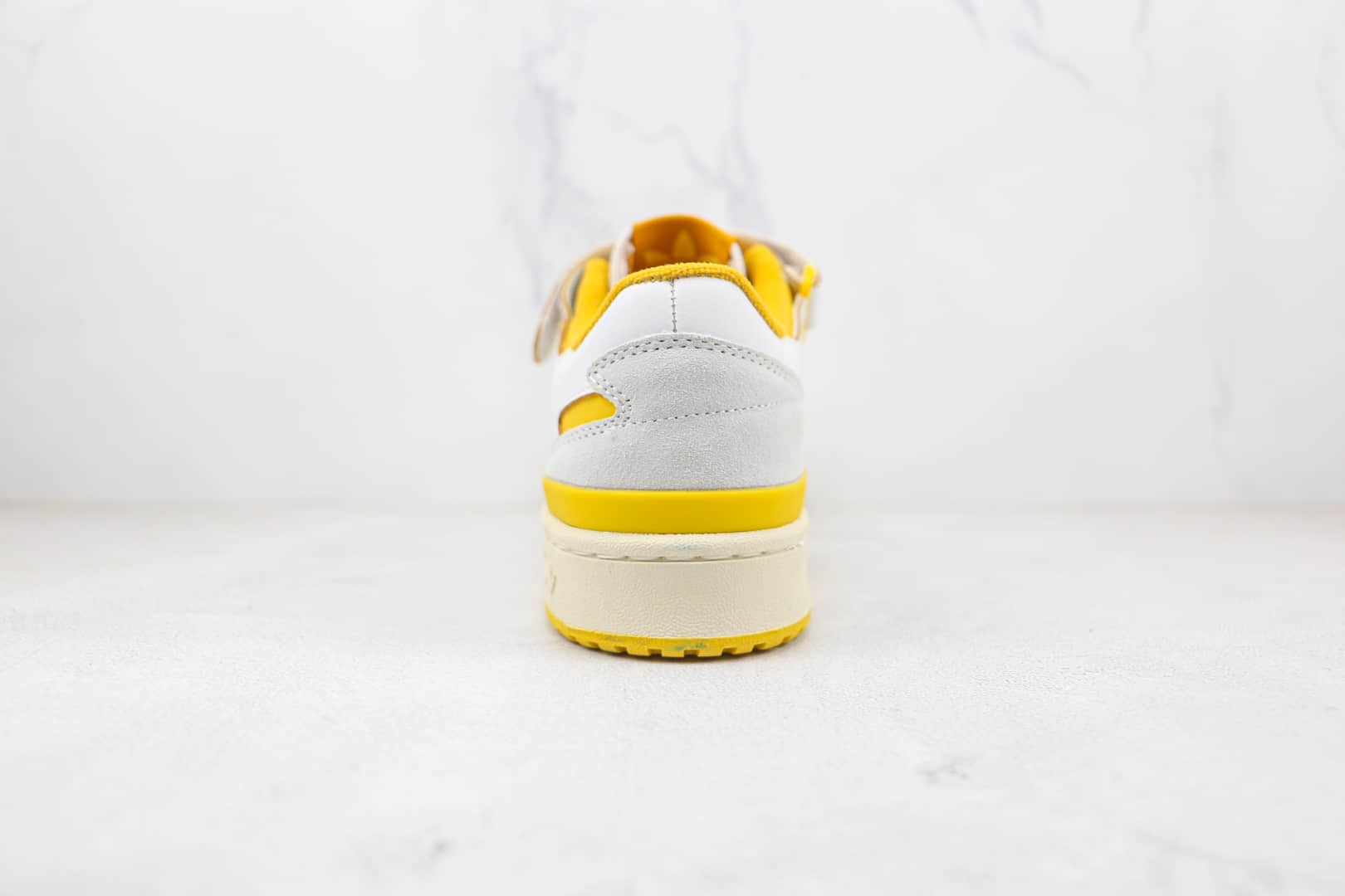 阿迪达斯Adidas originals Forum 84 low纯原版本白敏感内容Forum84复古板鞋原楦头纸板打造 货号：GX4537