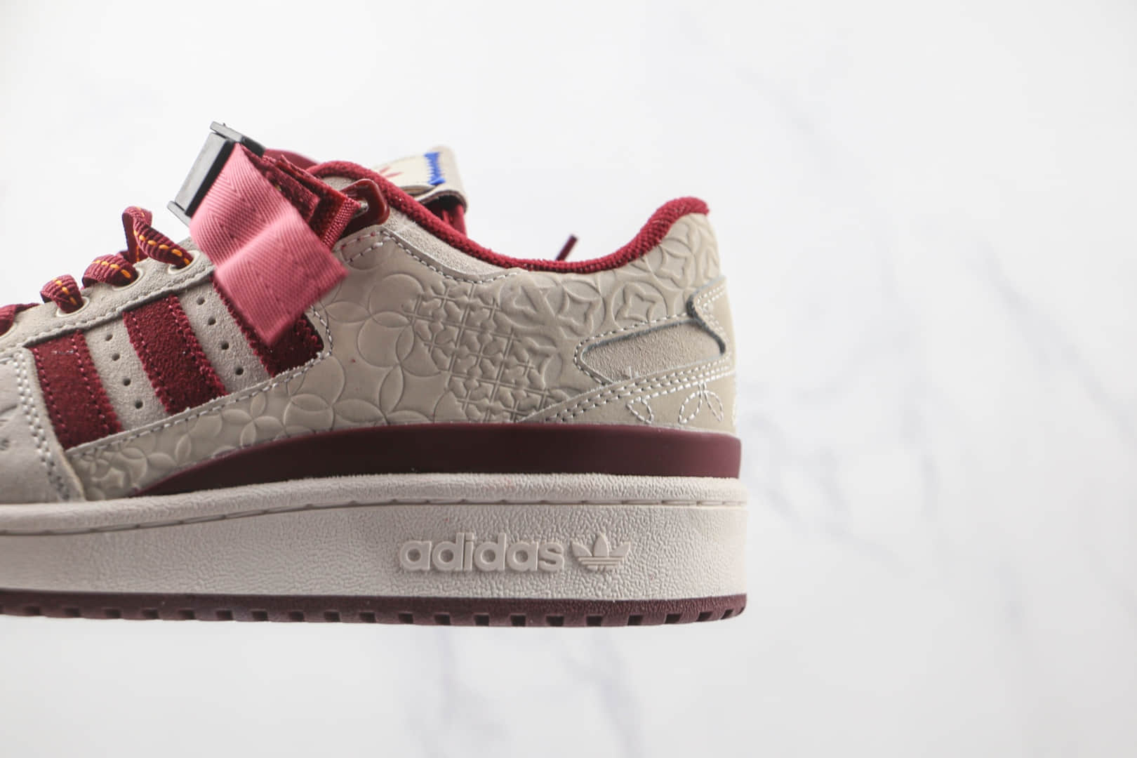 阿迪达斯Adidas originals Forum 84 low纯原版本白酒红色Forum魔术贴印花板鞋原档案数据开发 货号:GX8866