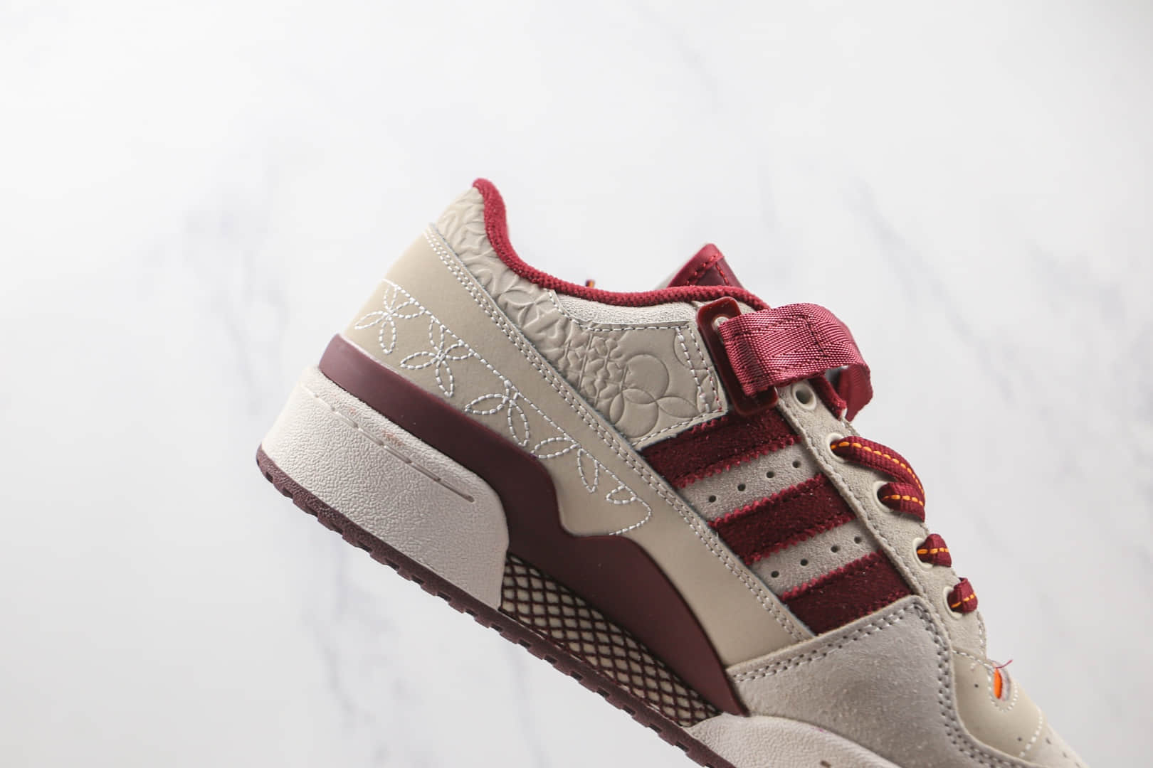 阿迪达斯Adidas originals Forum 84 low纯原版本白酒红色Forum魔术贴印花板鞋原档案数据开发 货号:GX8866
