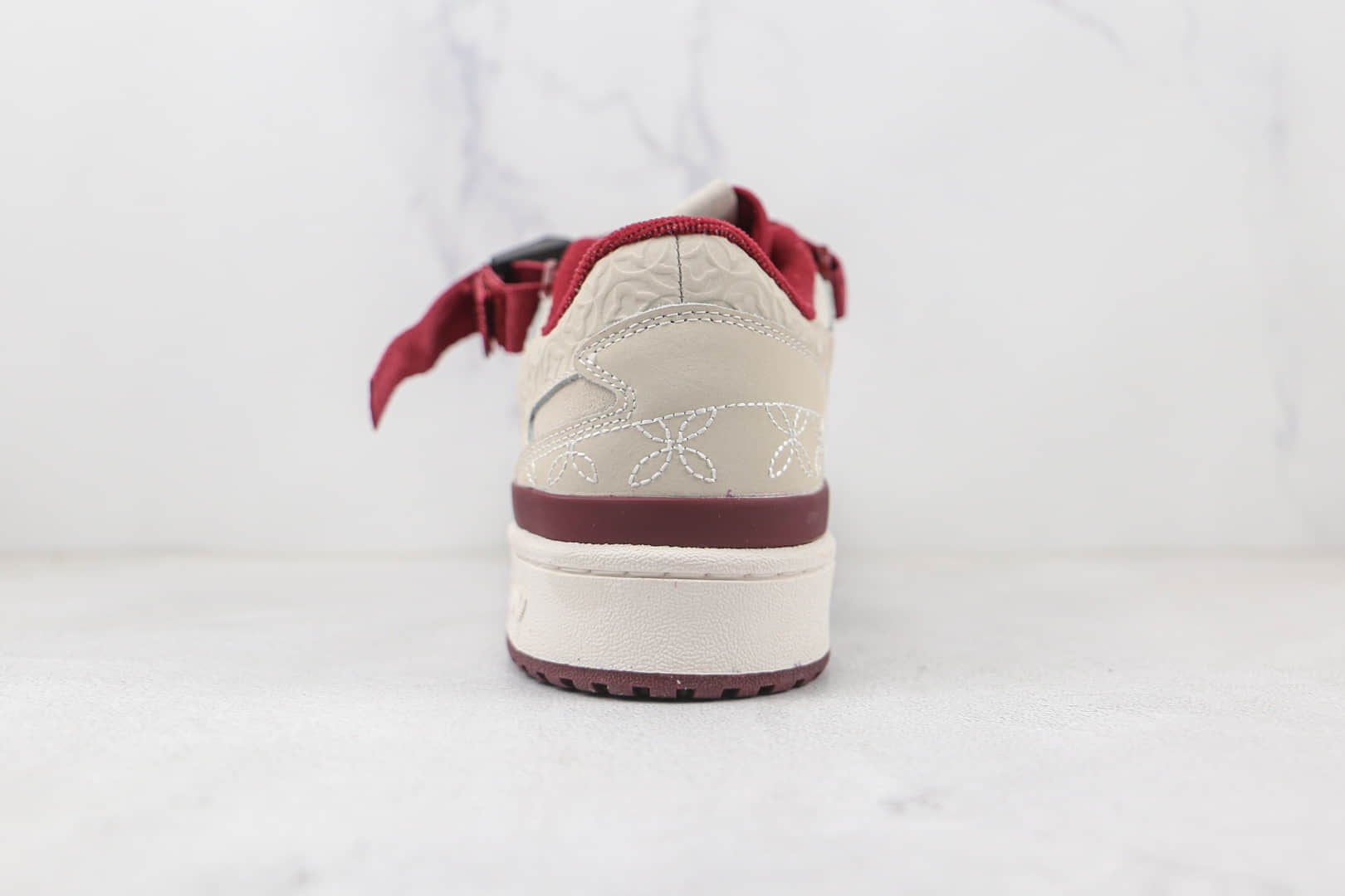 阿迪达斯Adidas originals Forum 84 low纯原版本白酒红色Forum魔术贴印花板鞋原档案数据开发 货号:GX8866
