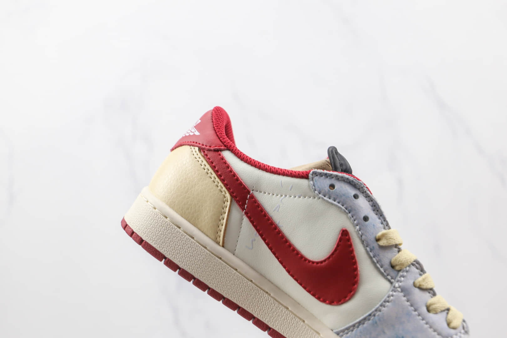 耐克Nike Air Jordan 1 Low OG SP White Red Fog Blue x Travis Scott联名款纯原版本低帮倒勾AJ1白红雾霾蓝板鞋原楦头纸板打造 货号:CM7866-125