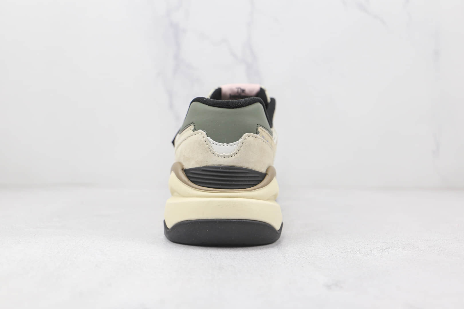 新百伦New Balance 5740纯原版本米色字母复古NB5740慢跑鞋原盒原标原楦头纸板打造 货号：M5740敏感内容