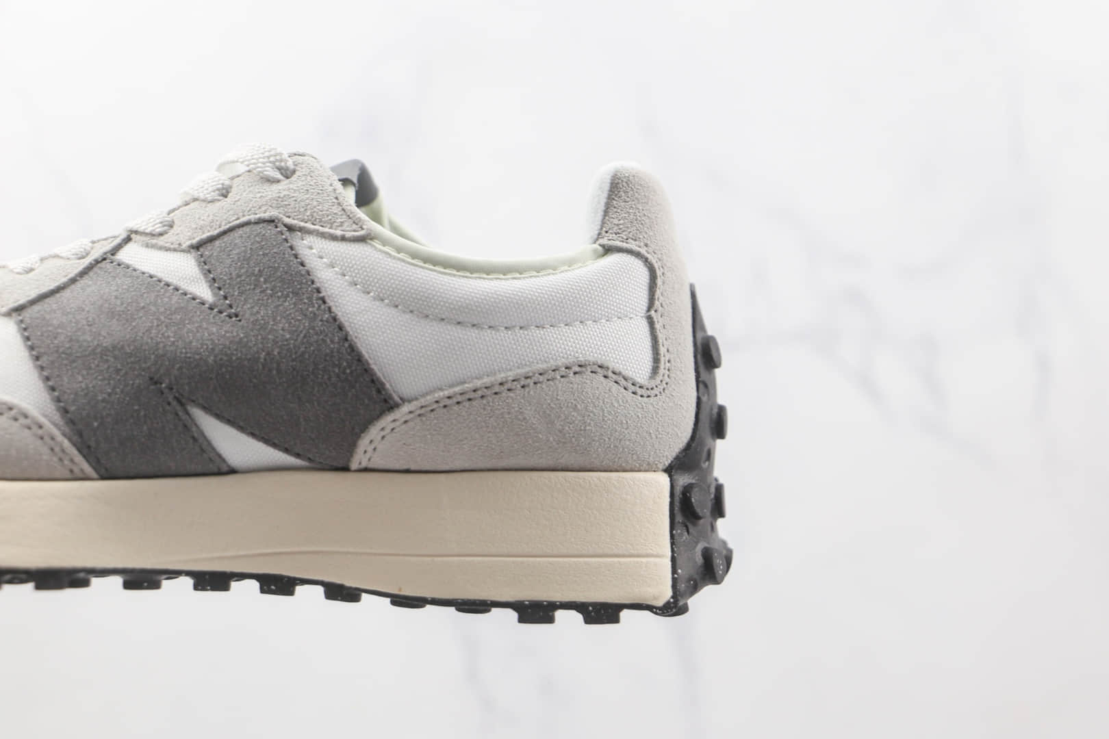 新百伦New Balance 327纯原版本白灰色NB327复古慢跑鞋原档案数据开发 货号:MS327WE