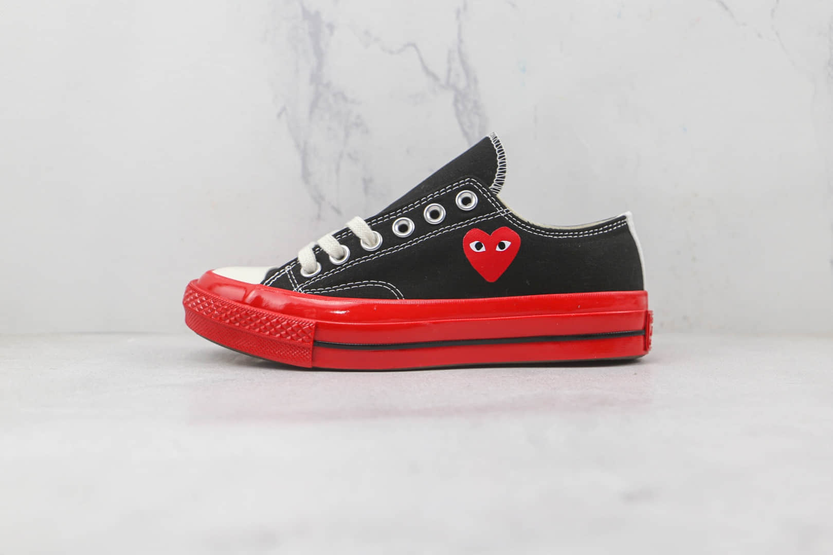 匡威Converse Chuck Taylor 1970s x 敏感内容G联名款公司级版本川久保玲低帮黑红色硫化板鞋原楦头纸板打造