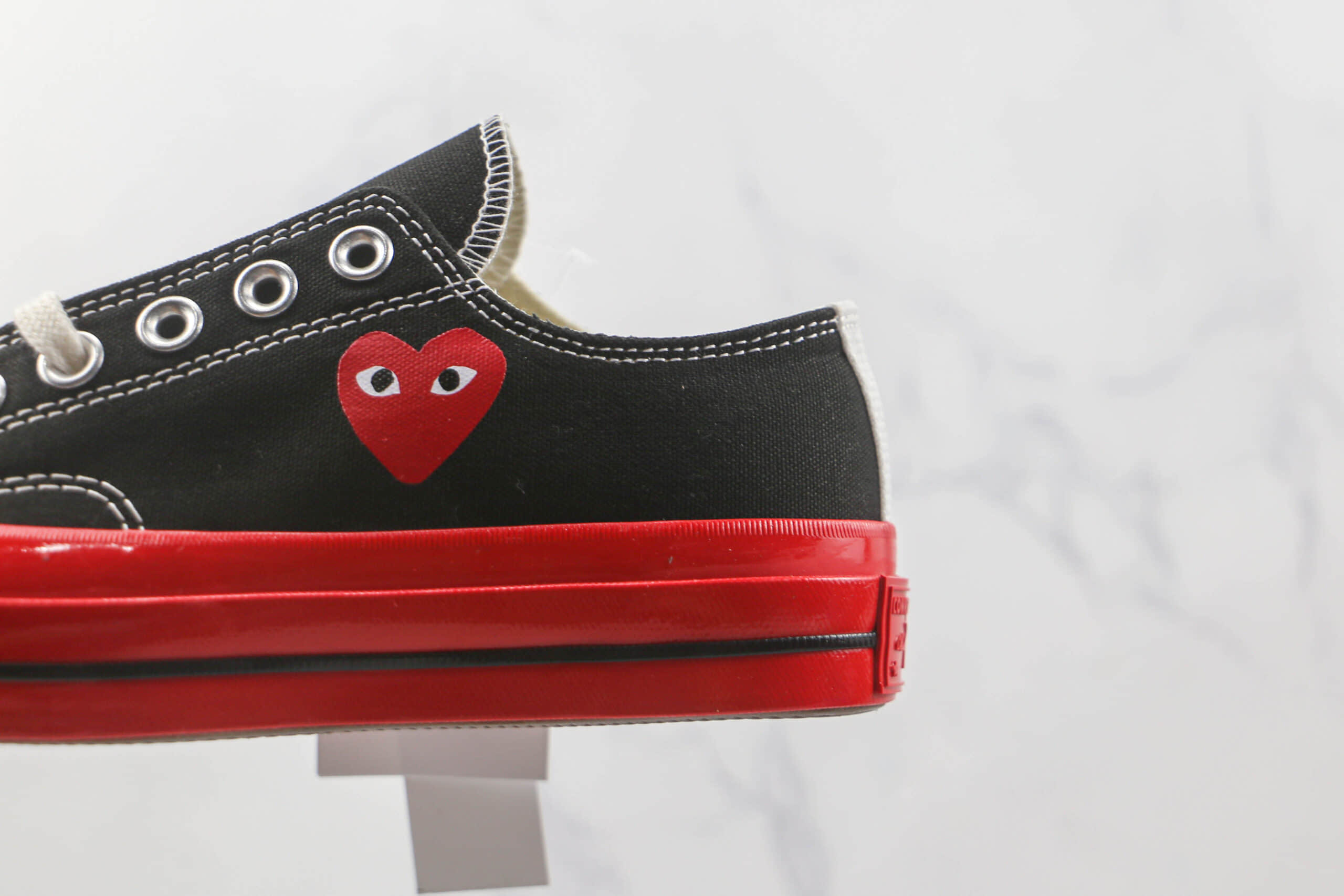 匡威Converse Chuck Taylor 1970s x 敏感内容G联名款公司级版本川久保玲低帮黑红色硫化板鞋原楦头纸板打造
