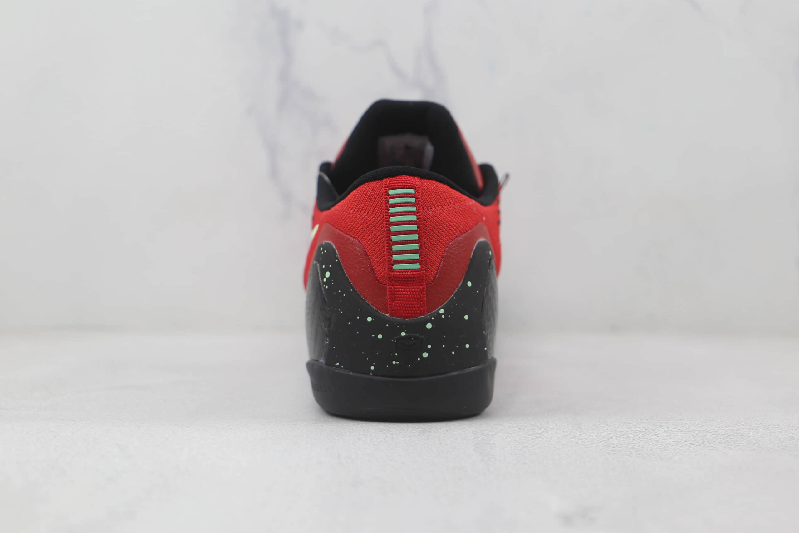 耐克Nike Kobe 9 Low University Red纯原版本科比9代夜光公牛红配色篮球鞋原档案数据开发 货号:639045-600