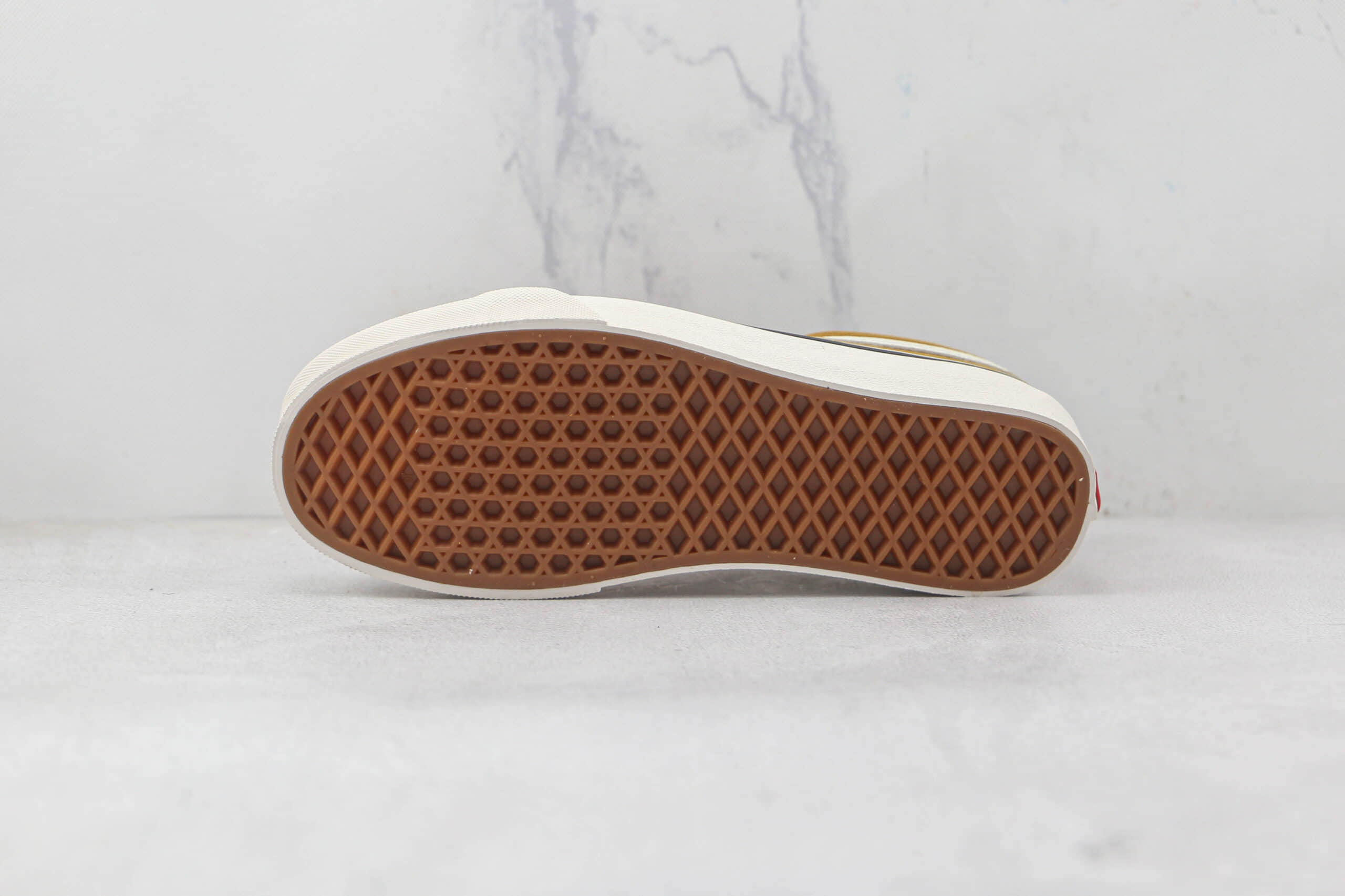 万斯Vans Sk8-Low公司级版本低帮余文乐同款土敏感内容硫化板鞋原楦头纸板打造 货号:VN0A4UWIA0T