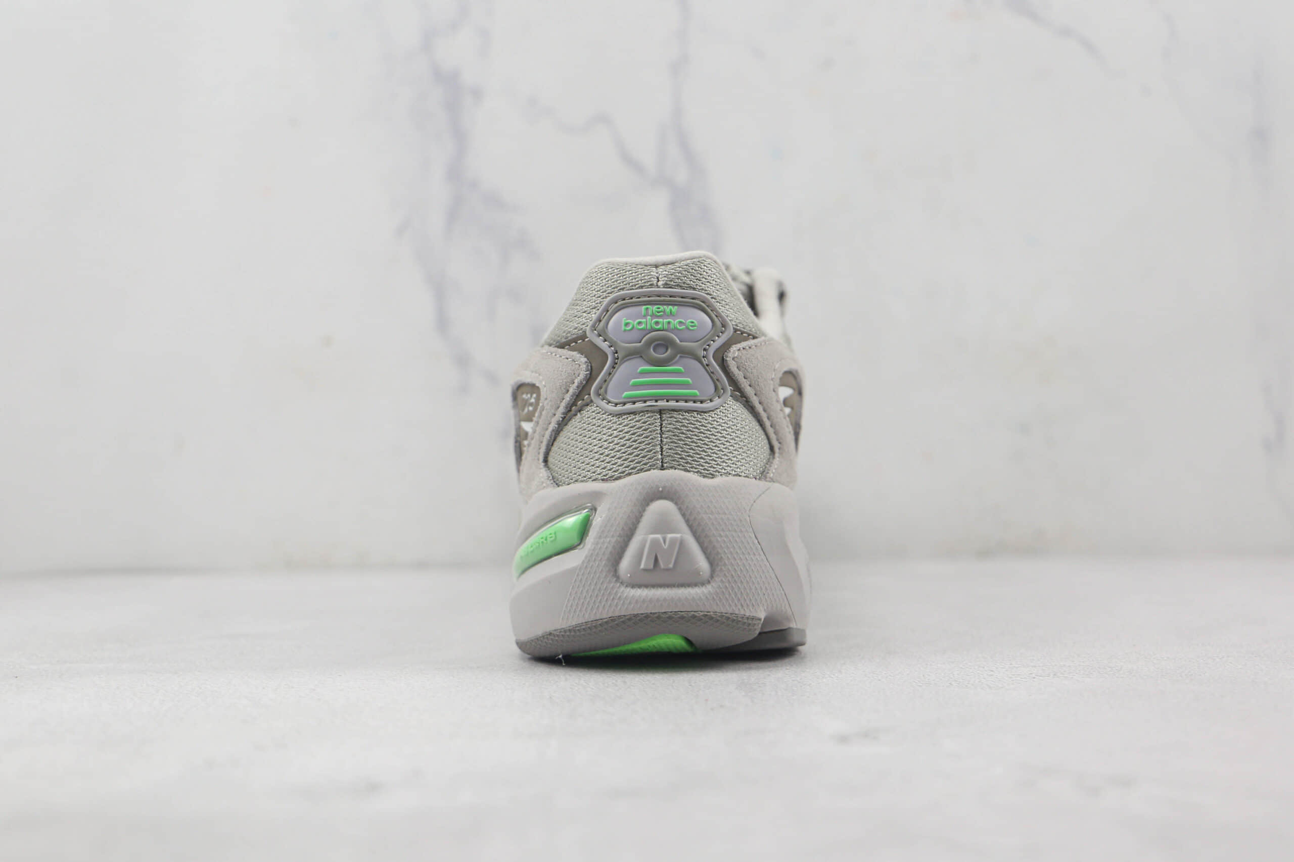 新百伦New Balance 725纯原版本李知恩同款荧光绿慢跑鞋原楦头纸板打造 货号:ML725NI1
