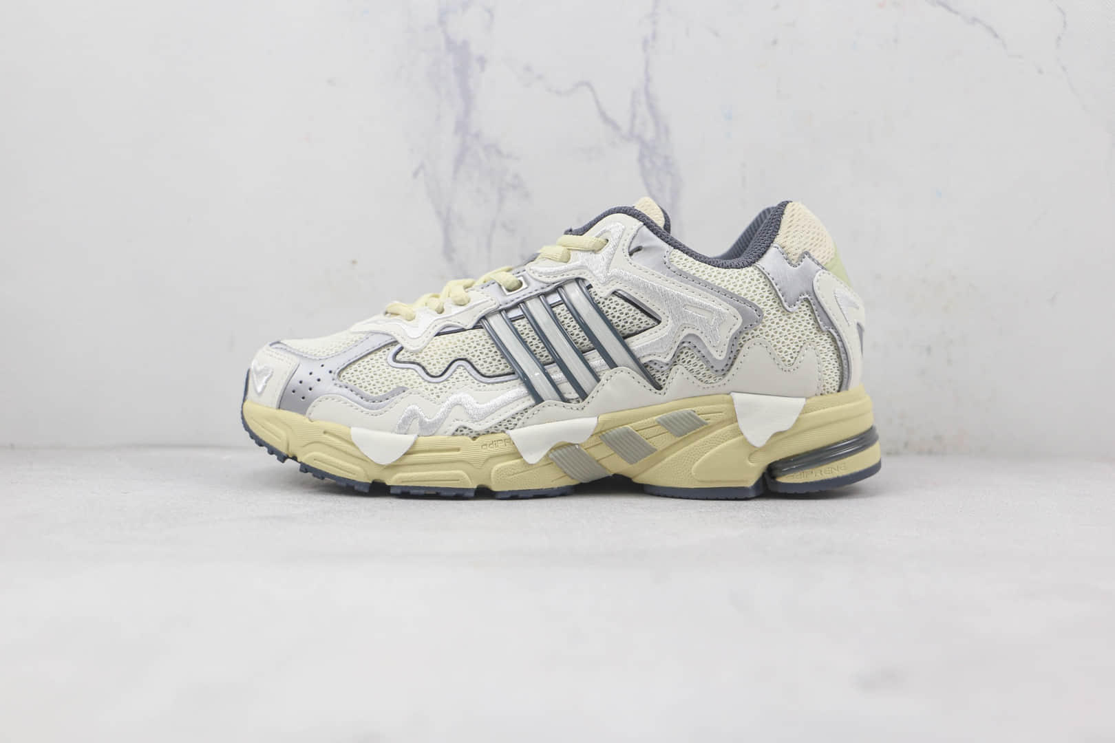 阿迪达斯adidas Originals Response CL x Bad Bunny坏痞兔联名款莆田纯原版本三叶草复古慢跑鞋原盒原标 (ID:86727) - 图片1