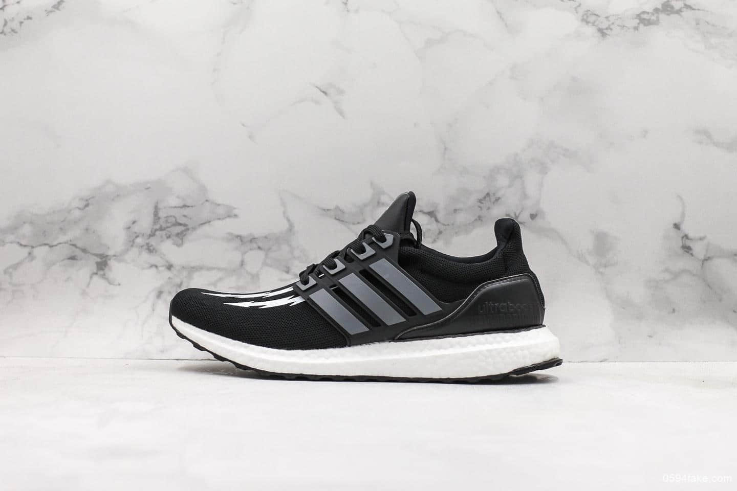 阿迪达斯NEIGHBORHOOD x adidas UltraBOOST Black White 1.0初代爆米花百搭高弹透气飞织慢跑鞋公司级版本高品质 货号:EG7649
