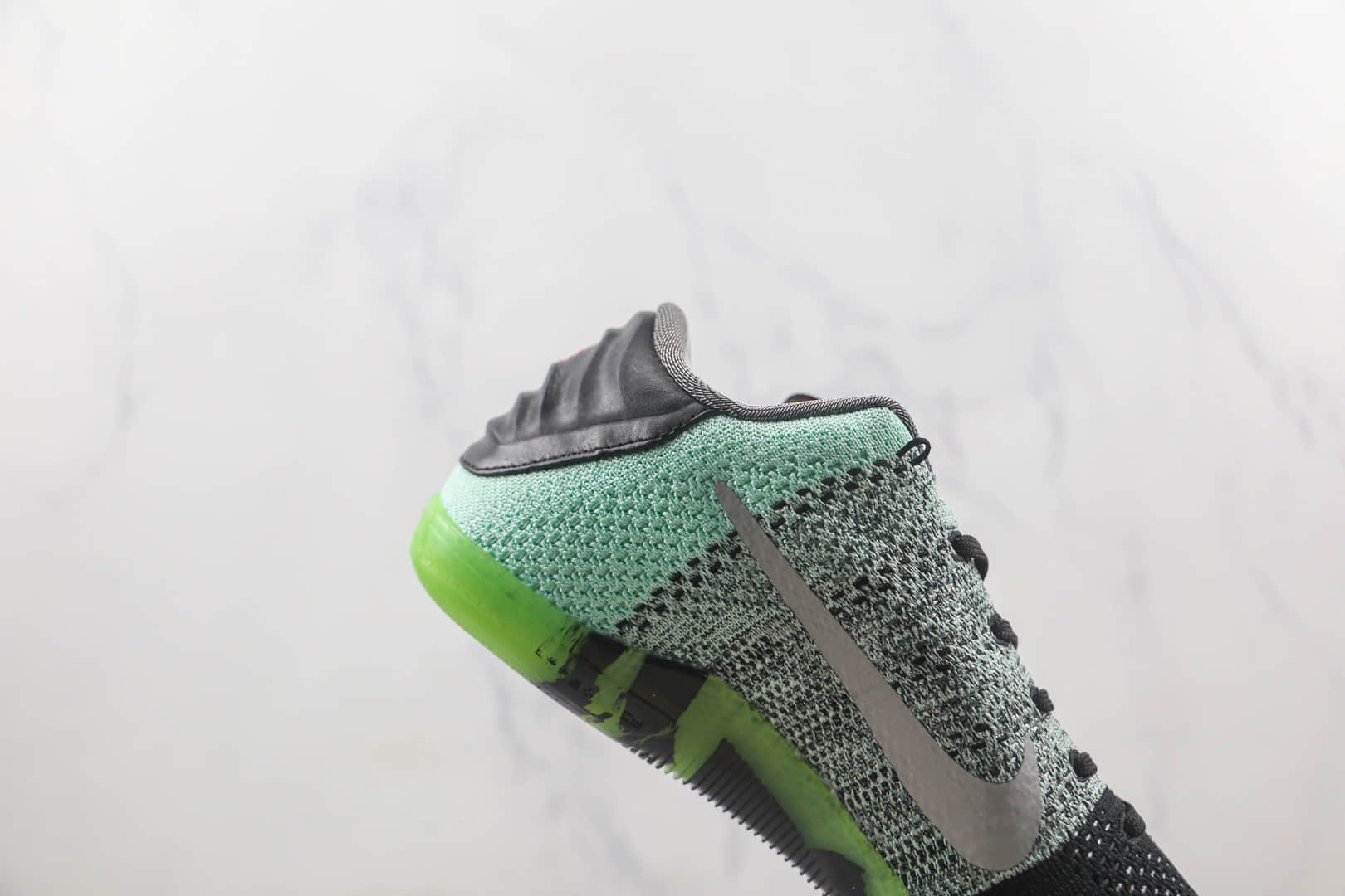 耐克Nike Kobe 11 Elite Low Black Mamba Collection Fade To Black莆田纯原复刻版本科比11代北极光配色实战篮球鞋支持实战 货号:822521-305