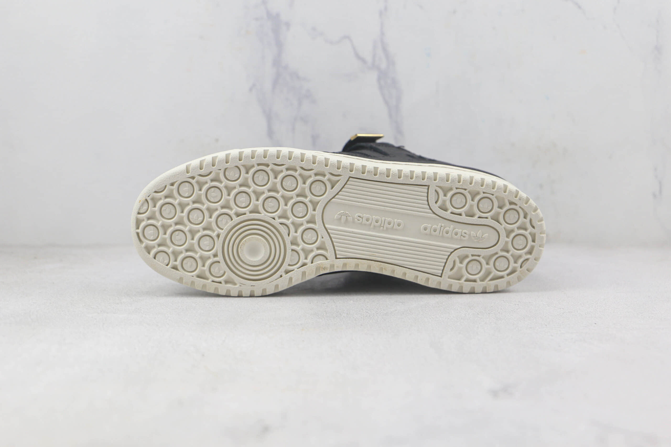 阿迪达斯Adidas originals Forum 84 low莆田纯原复刻版本Forum84黑蛇纹复古板鞋原楦头纸板打造 货号:HP5550