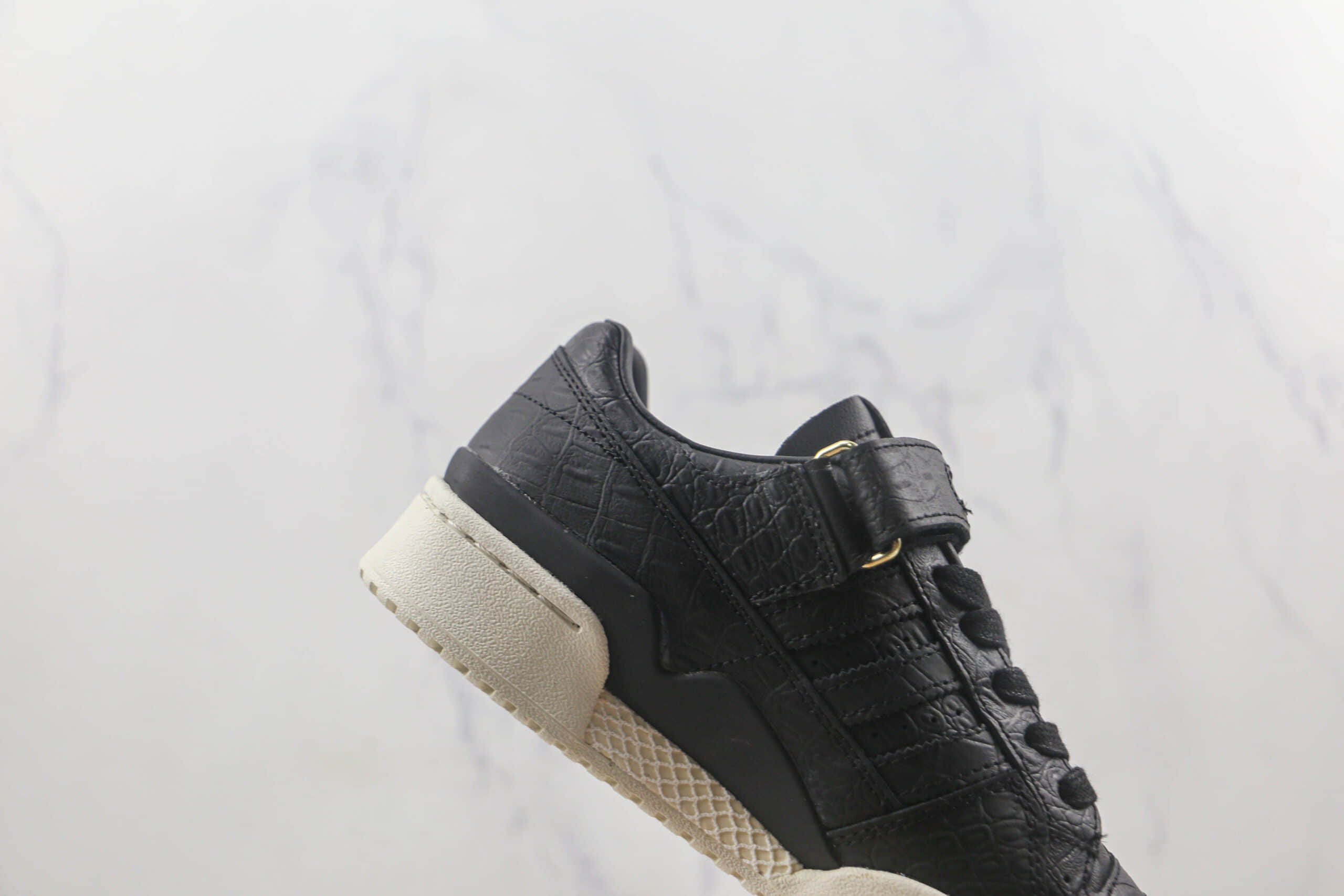 阿迪达斯Adidas originals Forum 84 low莆田纯原复刻版本Forum84黑蛇纹复古板鞋原楦头纸板打造 货号:HP5550