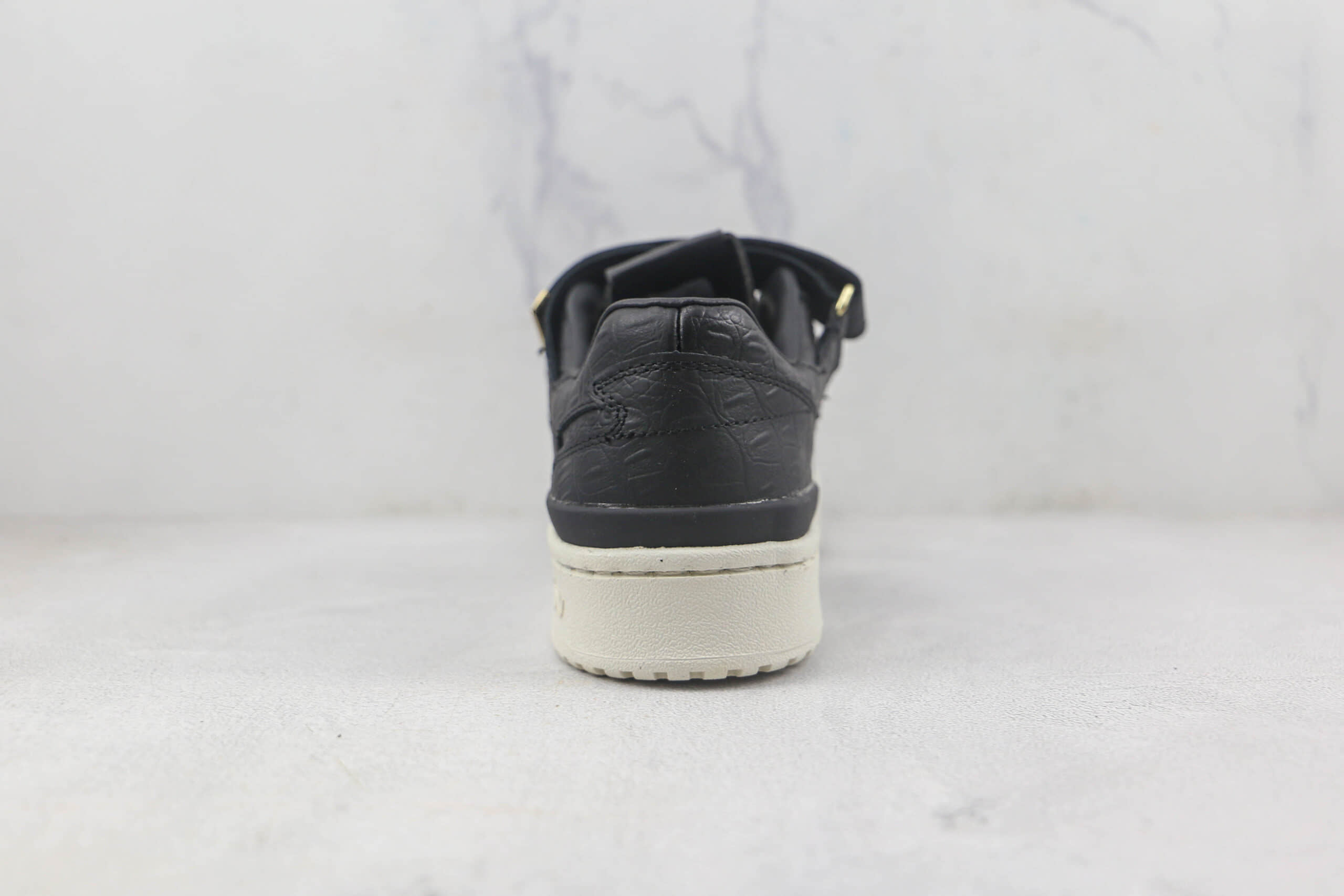 阿迪达斯Adidas originals Forum 84 low莆田纯原复刻版本Forum84黑蛇纹复古板鞋原楦头纸板打造 货号:HP5550