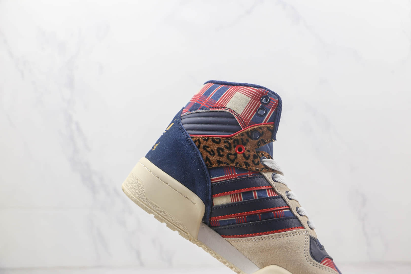 阿迪达斯Adidas Rivalry RM纯原版本高帮RM系列街头板鞋 莆田阿迪达斯三叶草货源 货号:FW3130