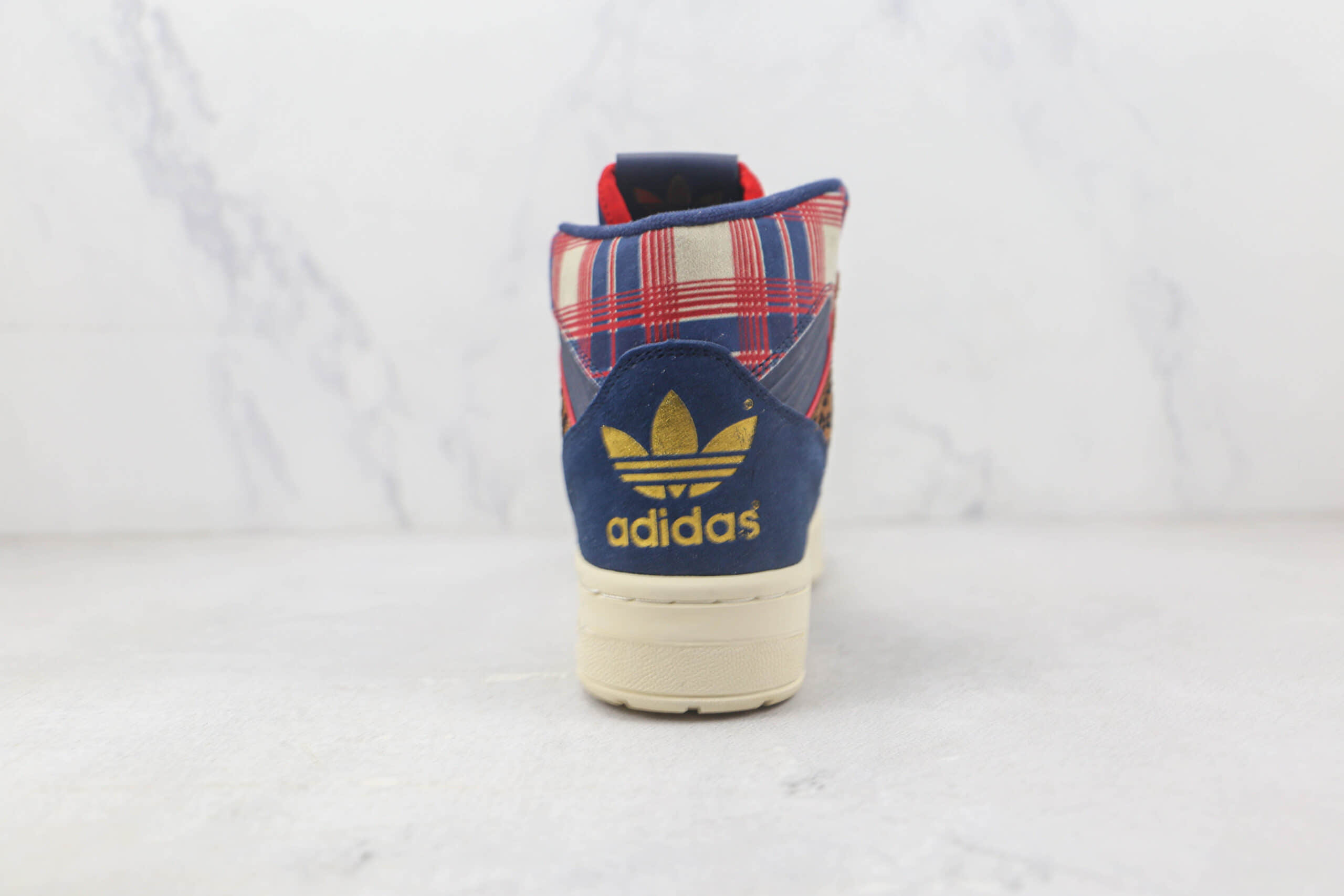 阿迪达斯Adidas Rivalry RM纯原版本高帮RM系列街头板鞋 莆田阿迪达斯三叶草货源 货号:FW3130