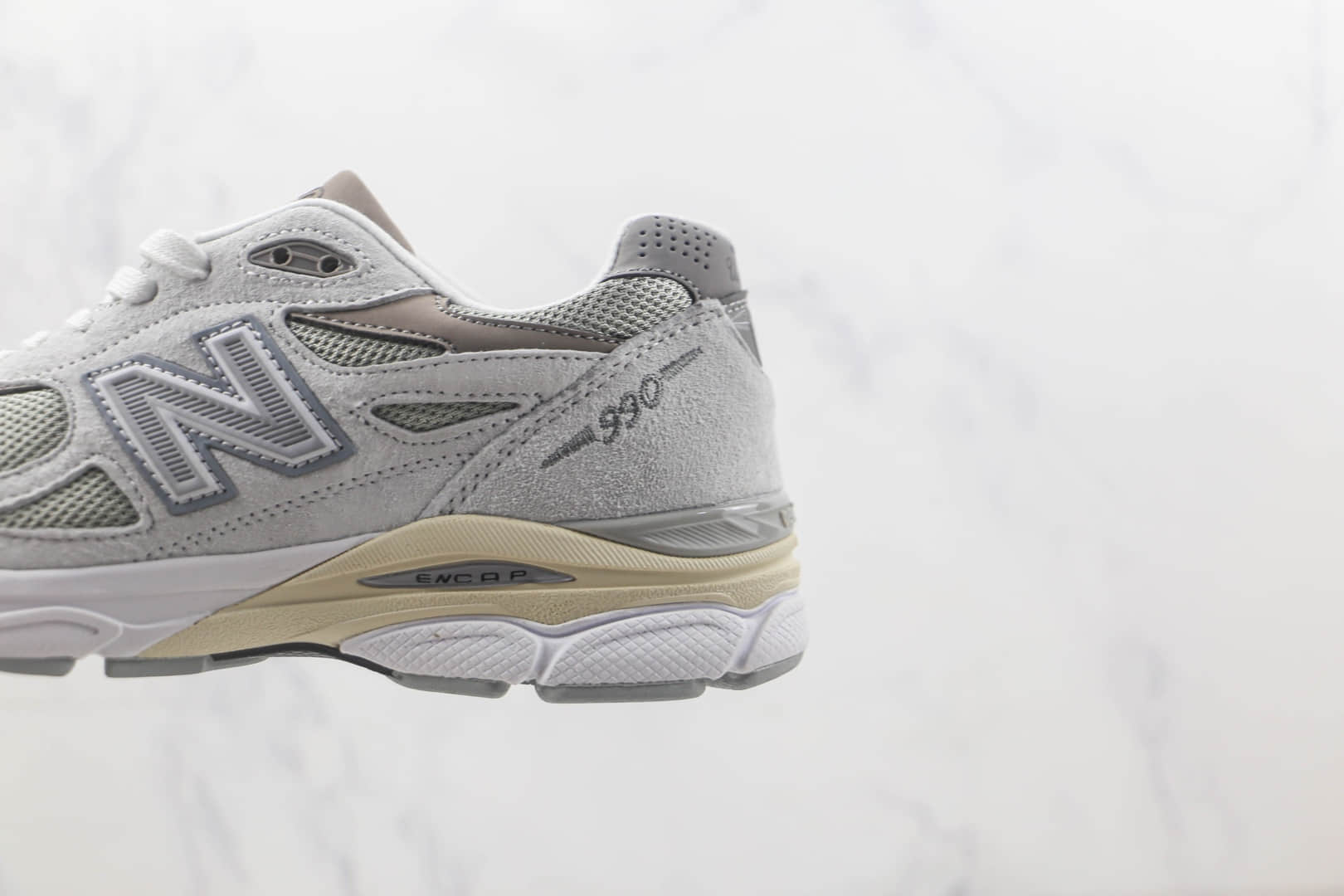 新百伦New Balance 990V3纯原版本NB990白灰色复古慢跑鞋 新百伦NB990复古老爹鞋 货号:M990SC3