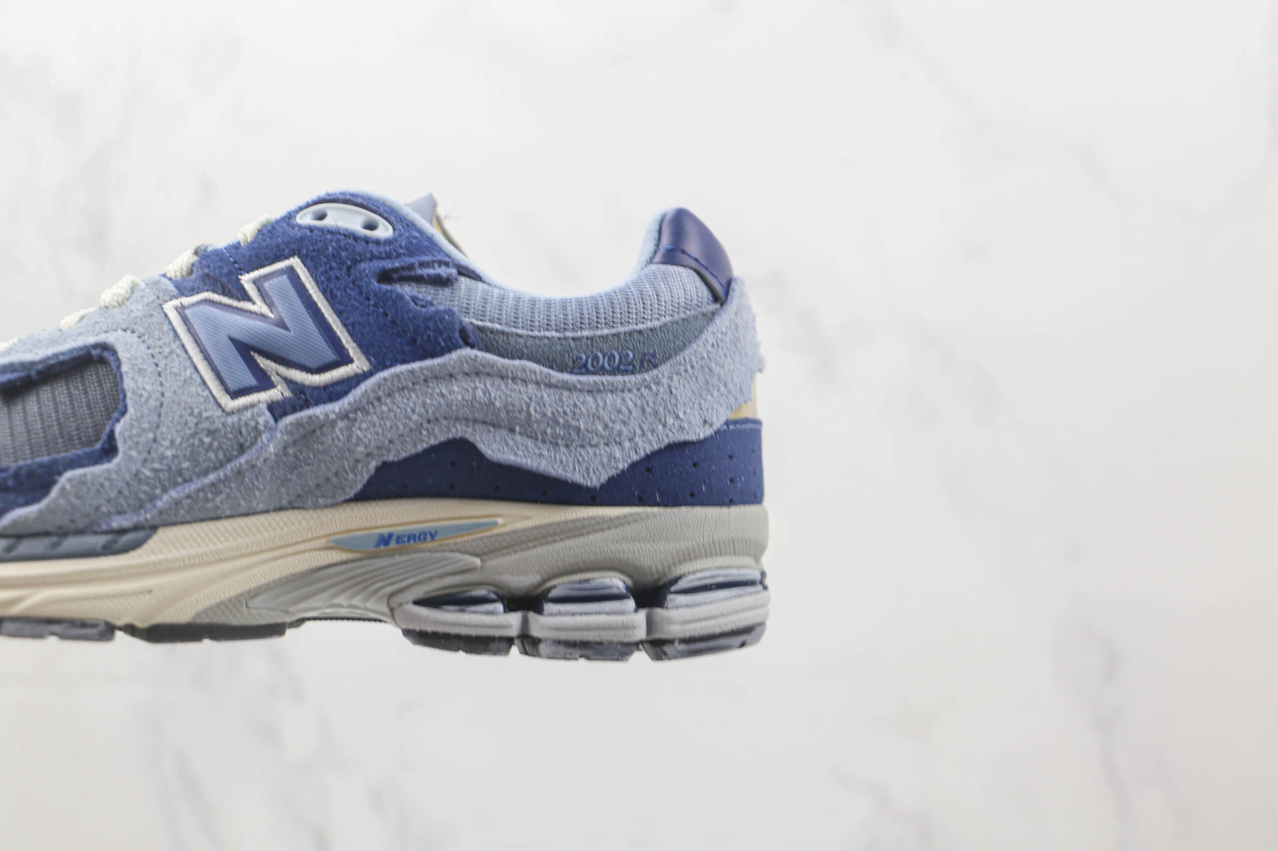 新百伦New Balance Refined Future纯原版本NB2002R青花蓝配色复古慢跑鞋 新百伦NB2002复古老爹鞋 货号:M2002RDI