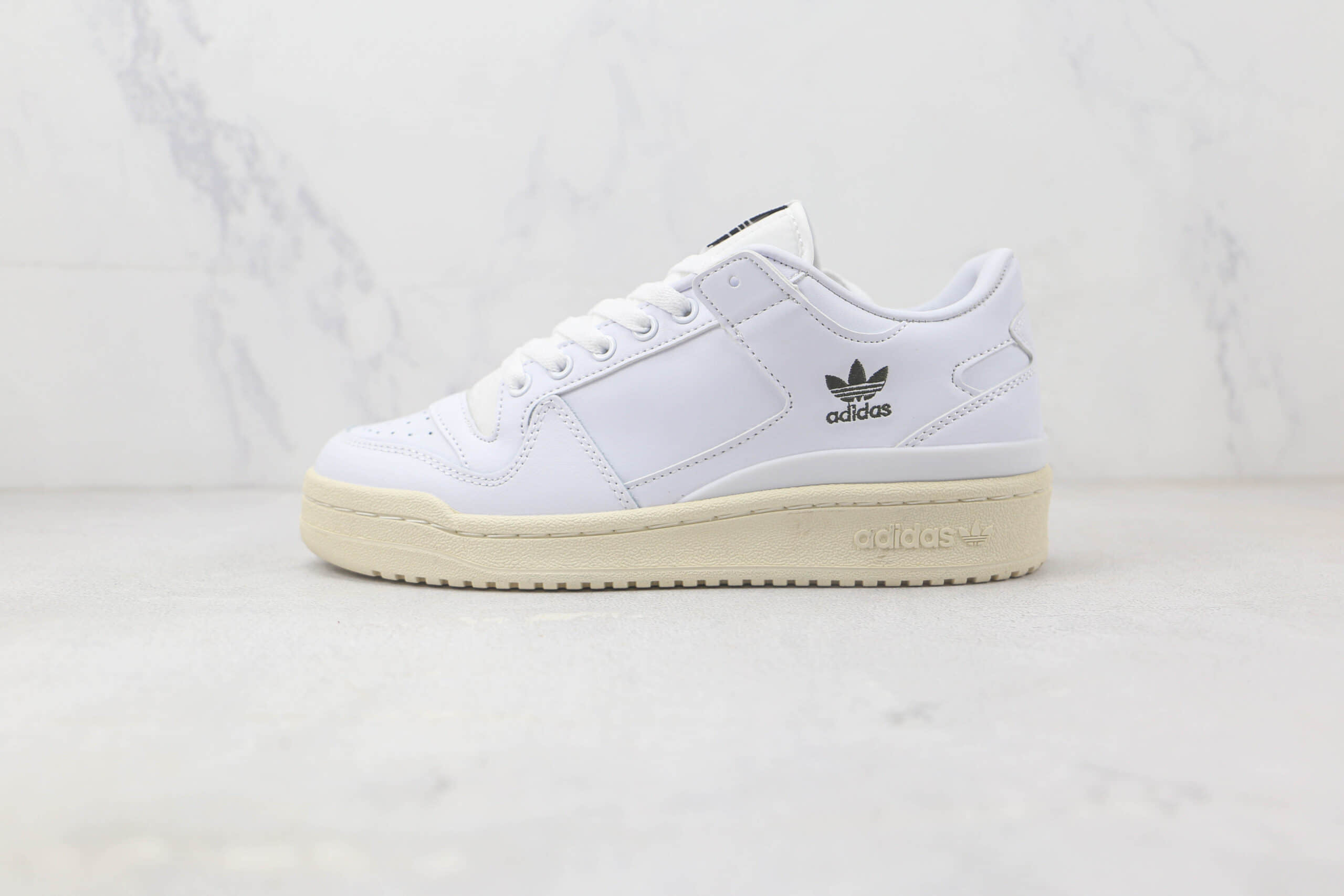 阿迪达斯adidas originals Forum 84 low纯原版本Forum84白色复古板鞋 阿迪达斯Forum84系列复古鞋 (ID:91645) - 图片1