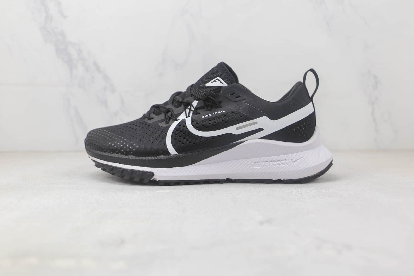 耐克Nike Pegasus Trail 4纯原版本黑白色越野耐磨户外慢跑鞋 耐克越野系列跑鞋 (ID:91701) - 图片1
