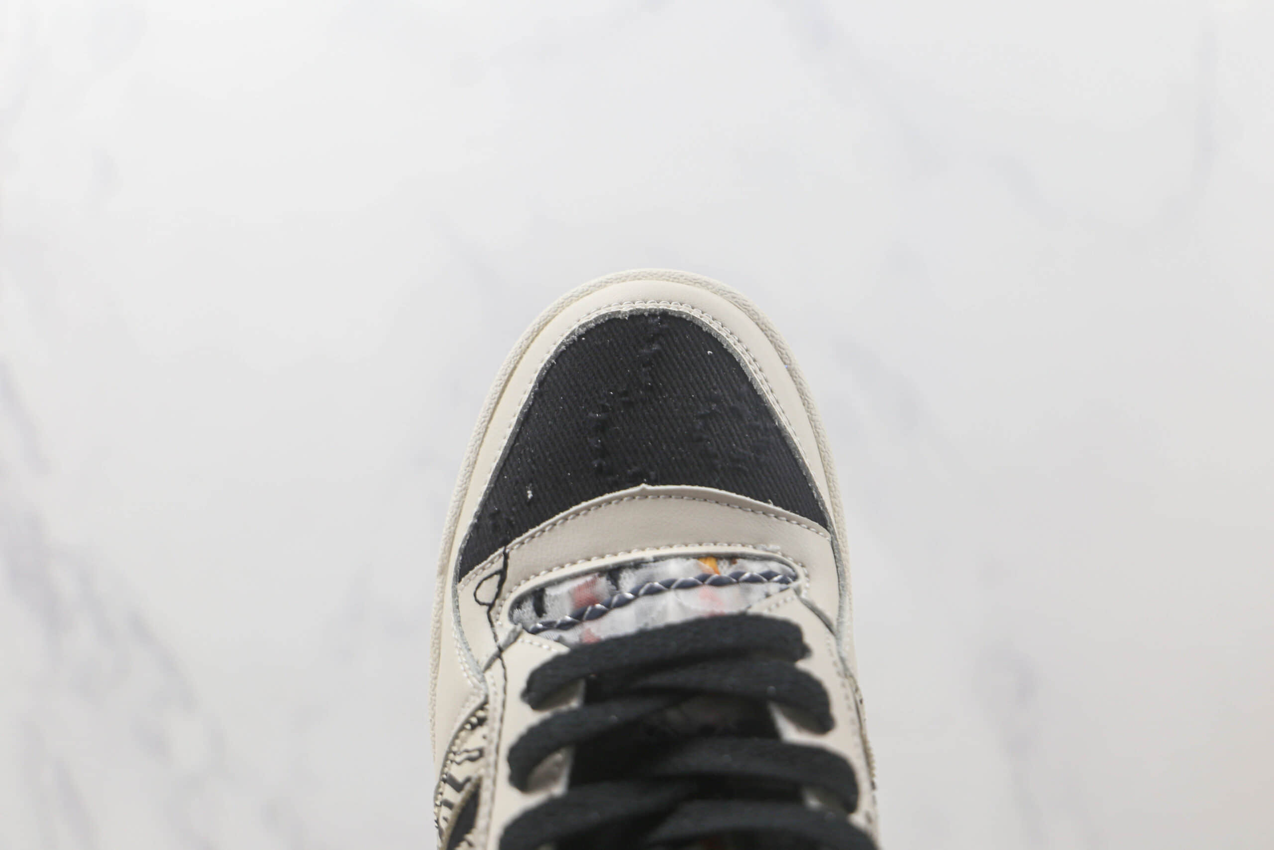 阿迪达斯Adidas Originals Forum84 High纯原版本高帮三叶草魔术贴黑白色板鞋 阿迪达斯三叶草校园版本 货号：GX3957