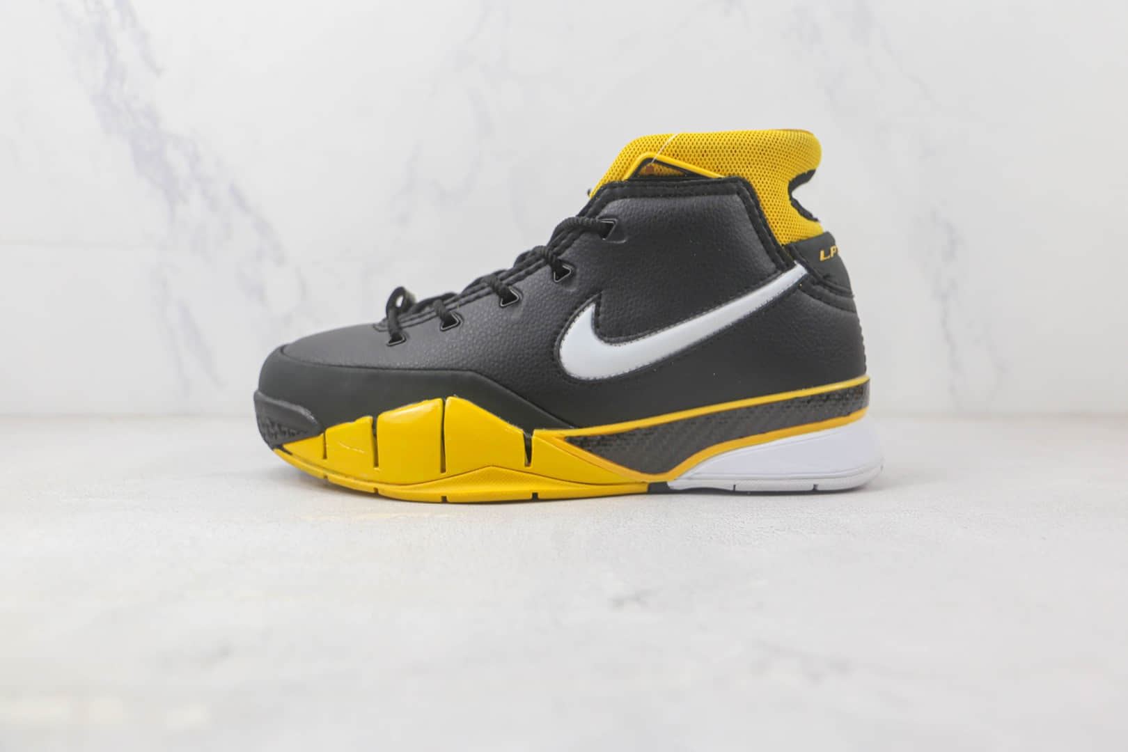 耐克NIKE KOBE 1 PROTRO科比1代实战篮球鞋 耐克科比1代球鞋 (ID:92412) - 图片1
