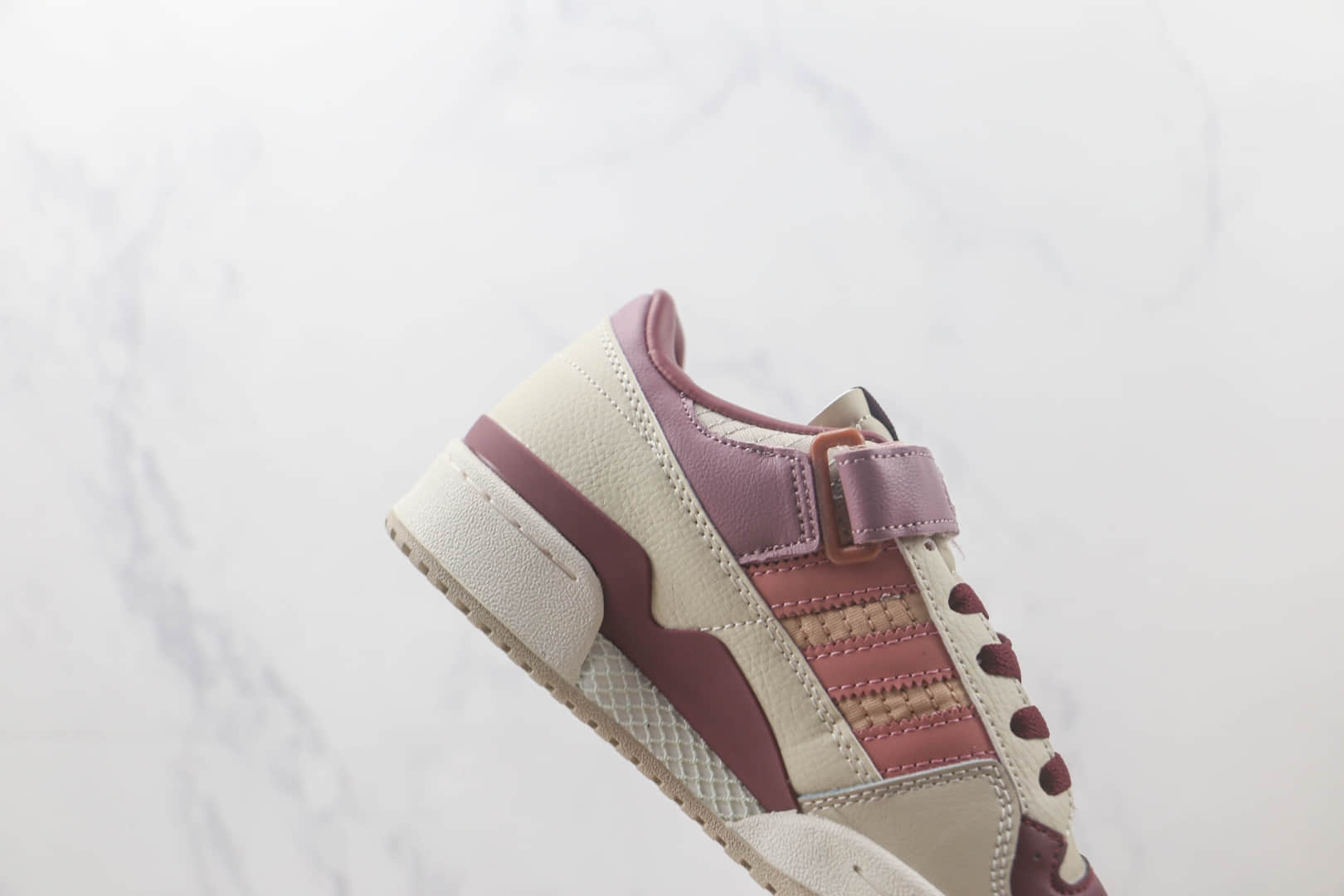 阿迪达斯adidas originals Forum 84 low纯原版本米白粉色Forum系列板鞋 阿迪达斯Forum84系列复古板鞋 货号:HQ6941