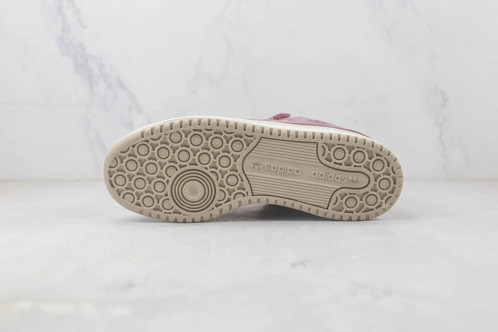 阿迪达斯adidas originals Forum 84 low纯原版本米白粉色Forum系列板鞋 阿迪达斯Forum84系列复古板鞋 货号:HQ6941