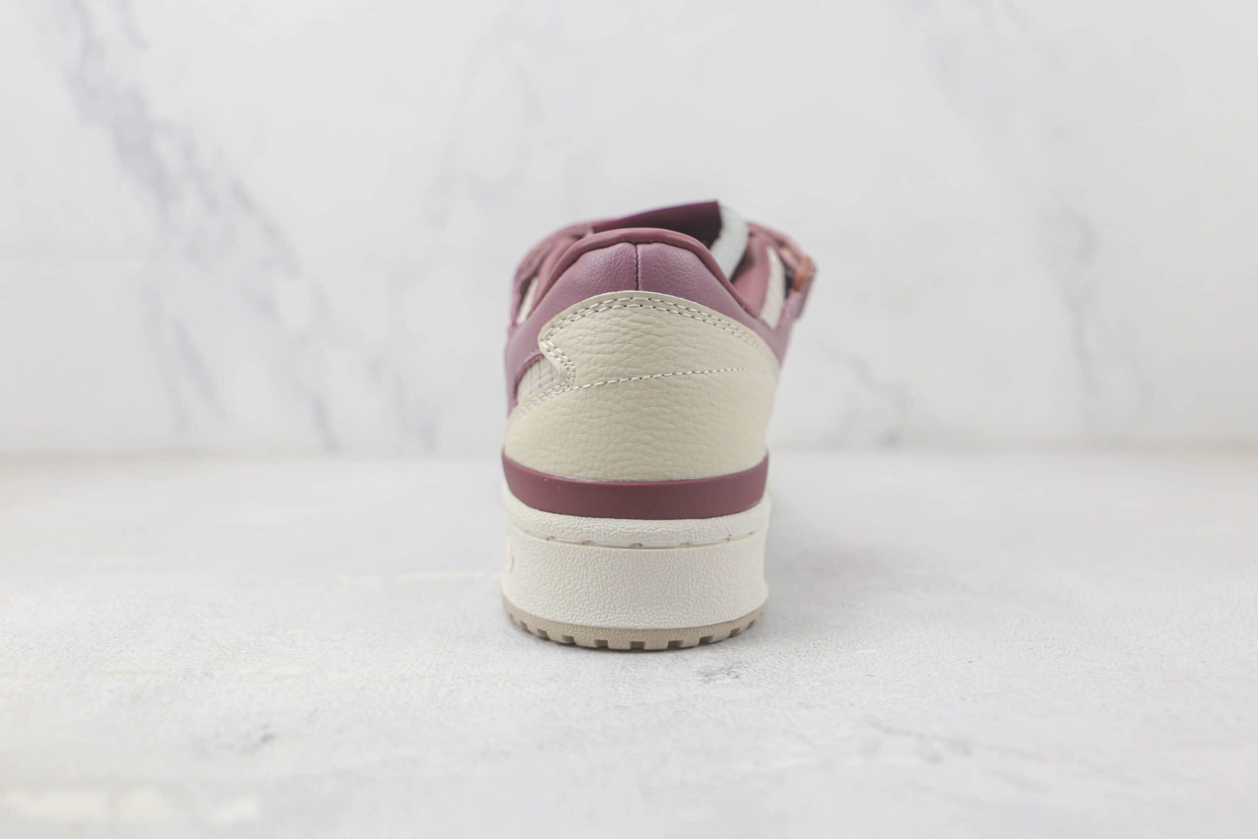 阿迪达斯adidas originals Forum 84 low纯原版本米白粉色Forum系列板鞋 阿迪达斯Forum84系列复古板鞋 货号:HQ6941