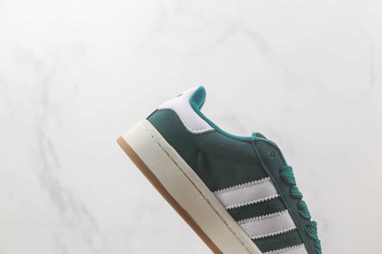 阿迪达斯Adidas Originals Campus 00s纯原版本麂皮白绿色学院系列面包鞋 阿迪达斯三叶草板鞋系列 货号:HR1467