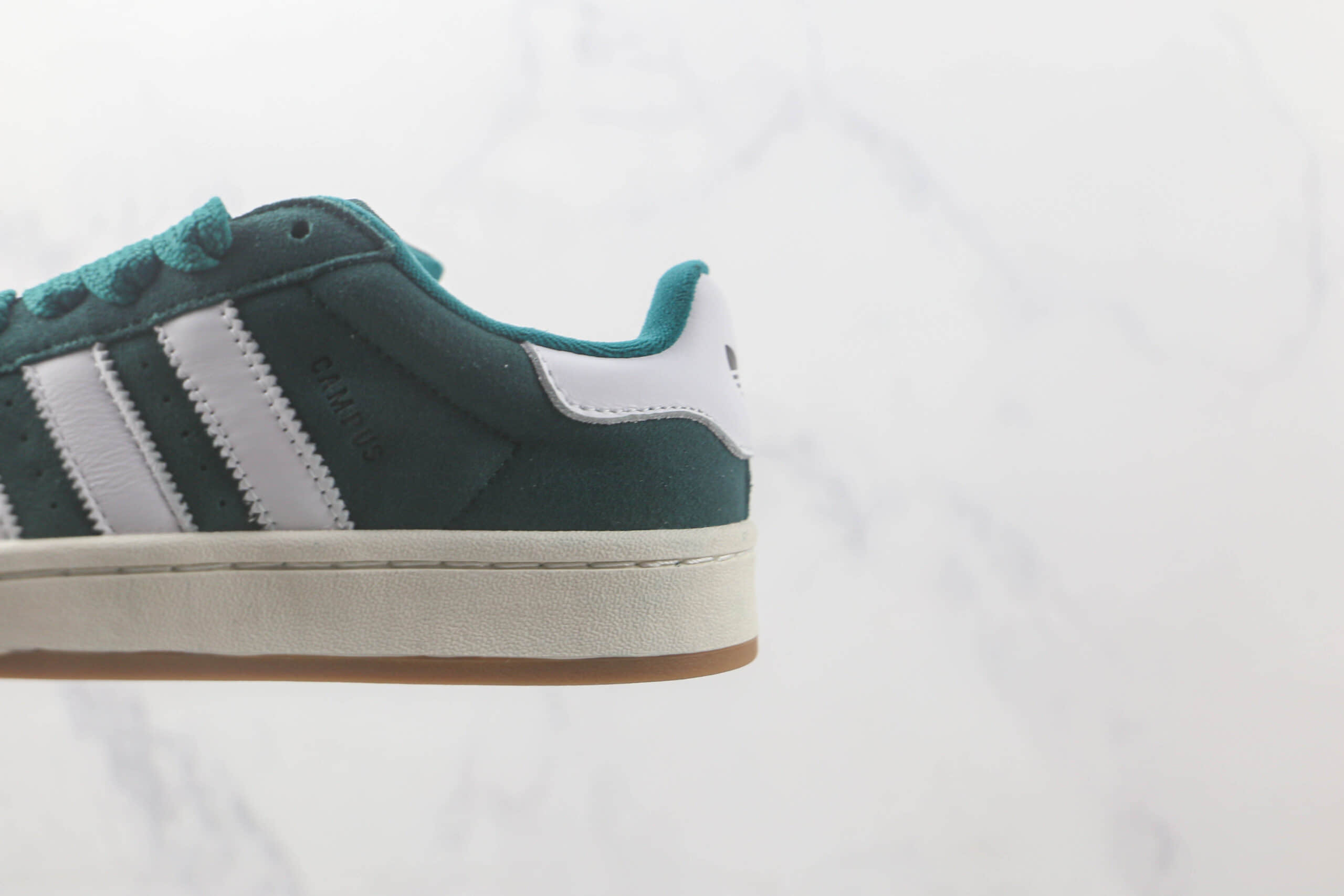 阿迪达斯Adidas Originals Campus 00s纯原版本麂皮白绿色学院系列面包鞋 阿迪达斯三叶草板鞋系列 货号:HR1467