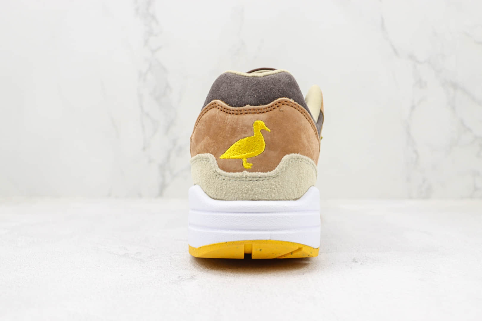 耐克Nike Air Max 1纯原版本Max1丑小敏感内容配色复古气垫鞋慢跑鞋 莆田天花板Max系列复古气垫鞋 货号：DZ0482-200