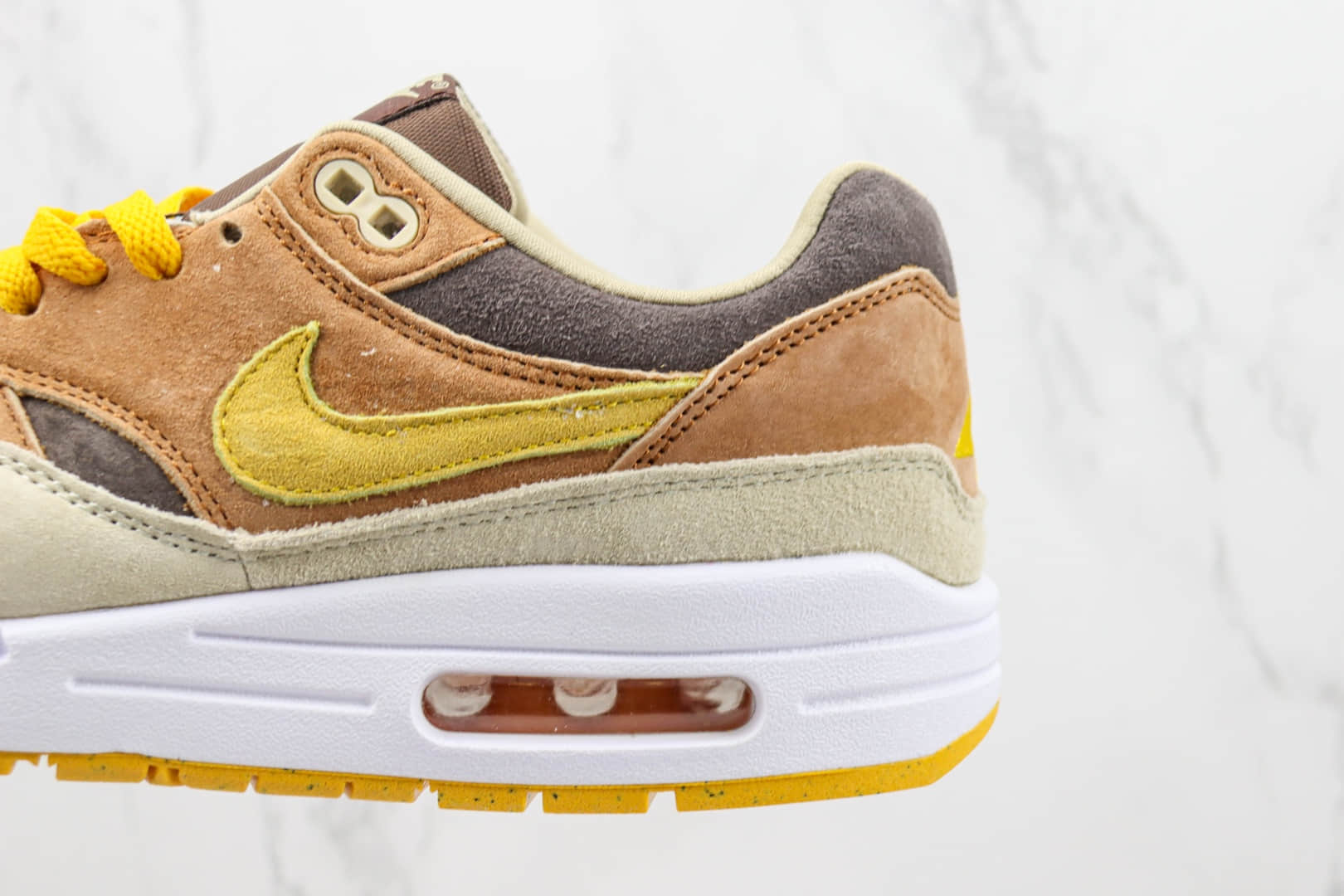 耐克Nike Air Max 1纯原版本Max1丑小敏感内容配色复古气垫鞋慢跑鞋 莆田天花板Max系列复古气垫鞋 货号：DZ0482-200