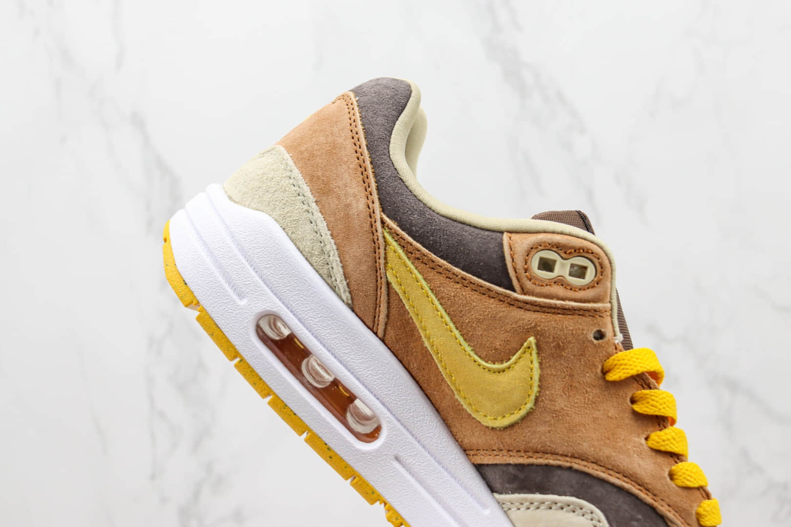 耐克Nike Air Max 1纯原版本Max1丑小敏感内容配色复古气垫鞋慢跑鞋 莆田天花板Max系列复古气垫鞋 货号：DZ0482-200