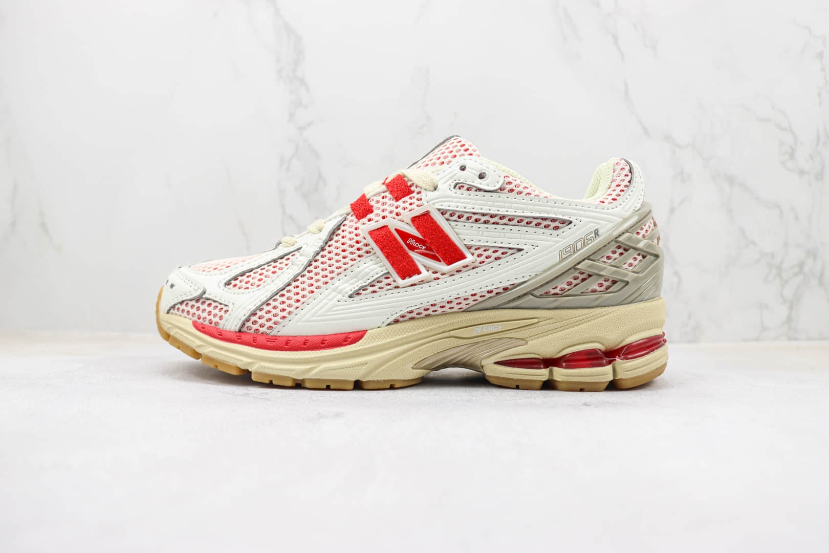 新百伦New Balance 1906纯原版本NB1906白红色复古慢跑鞋 莆田新百伦系列老爹鞋 货号:M1906RO